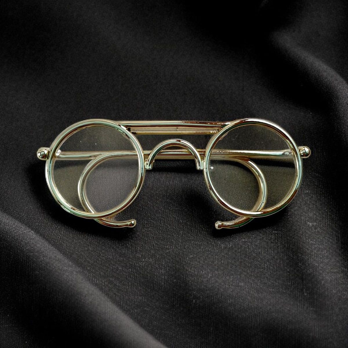Vintage Vintage gold tone eyeglass brooch Size ONE SIZE - 1 Thumbnail
