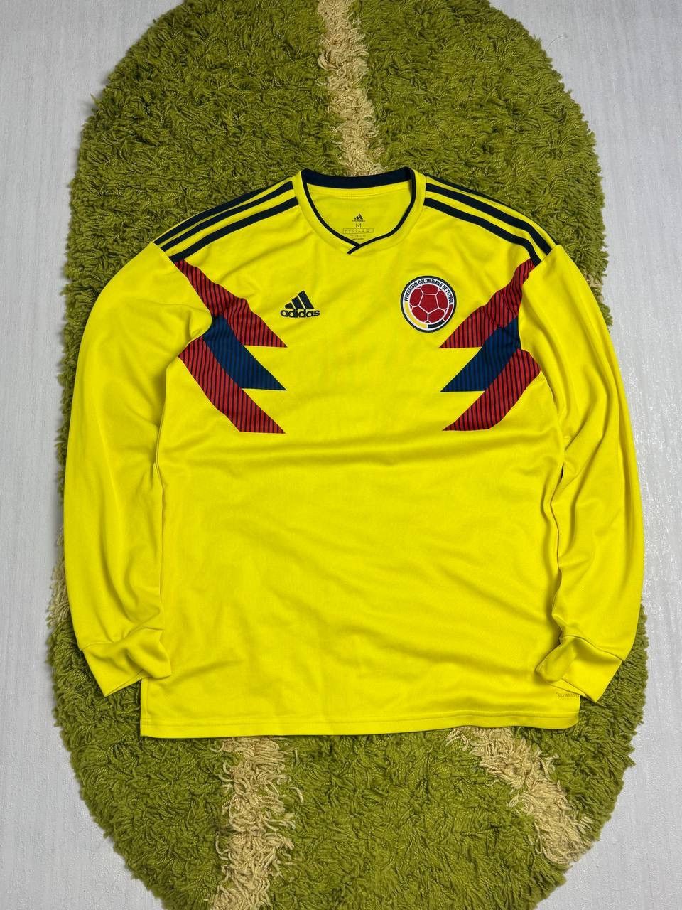 Adidas 2018 Vintage Adidas Columbia Soccer Jersey Long Sleeve Size US M / EU 48-50 / 2 - 1 Thumbnail