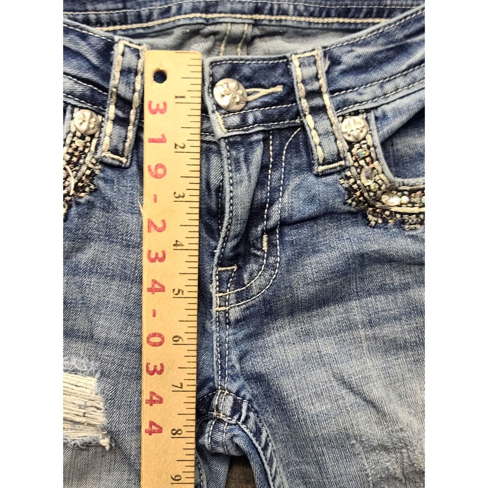 Miss Me Miss Me Capris Womens 26x24 Signature Fit Mid Rise Cropped Stretch Distressed Denim Blue 5-Pocket Embroidered Rhinestone Jeans Size ONE SIZE - 5 Thumbnail