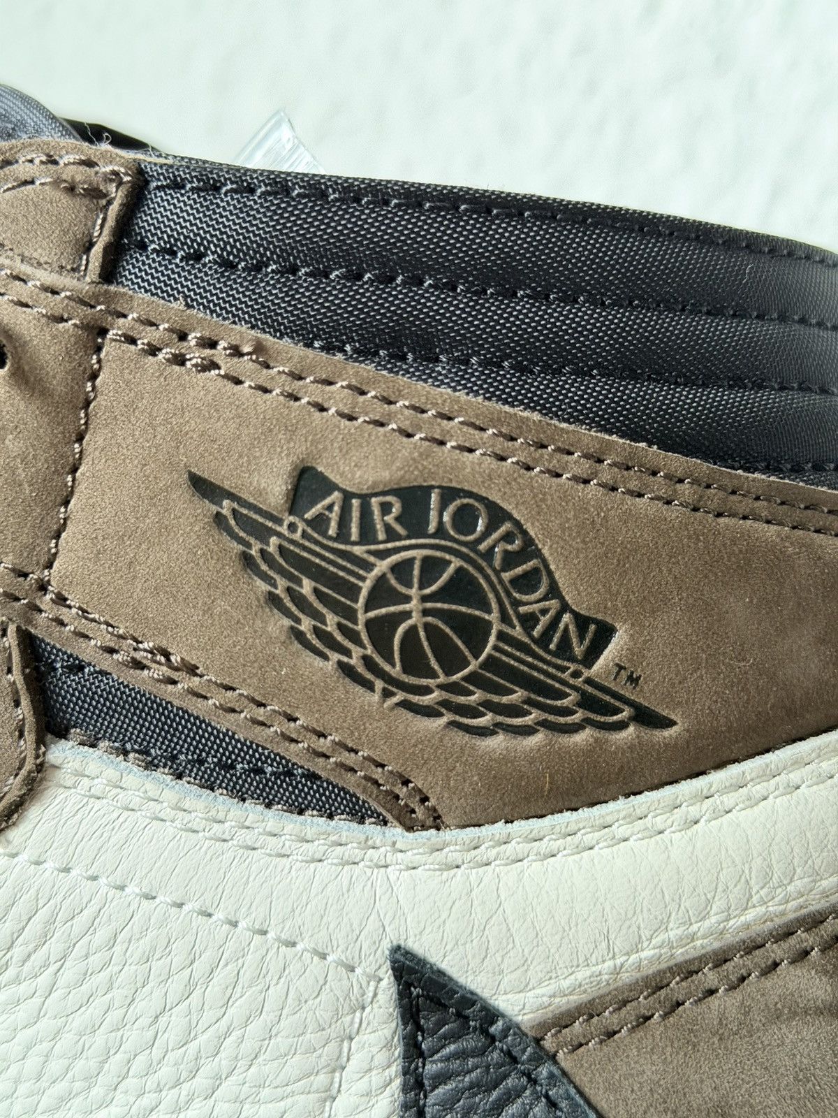 Jordan Brand × Travis Scott Jordan 1 High x Travis Scott mocha Size US 7.5 / EU 40-41 - 4 Thumbnail