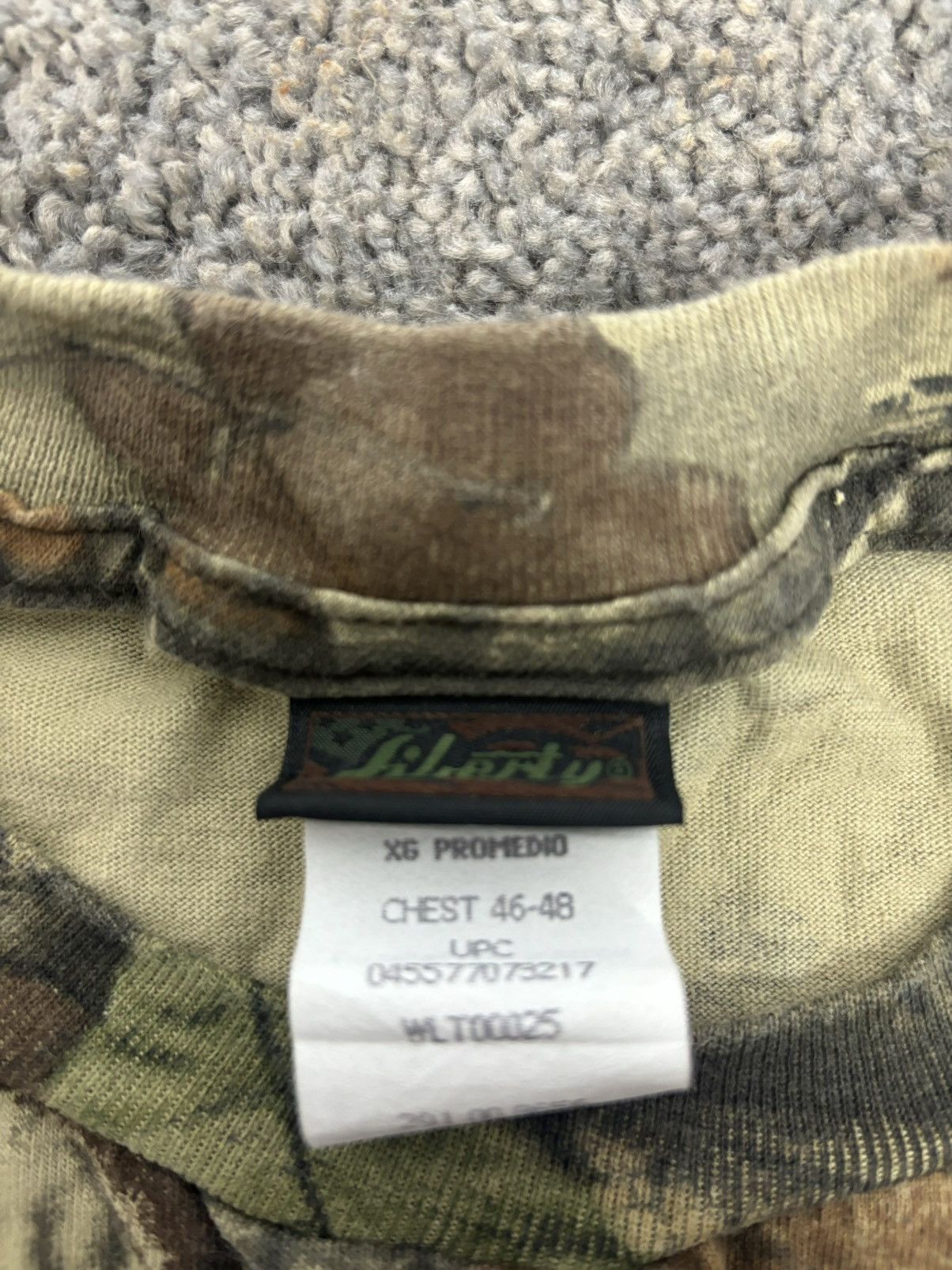 Liberty Vintage longsleeve camo realtree pocket tshirt Size US XL / EU 56 / 4 - 2 Thumbnail