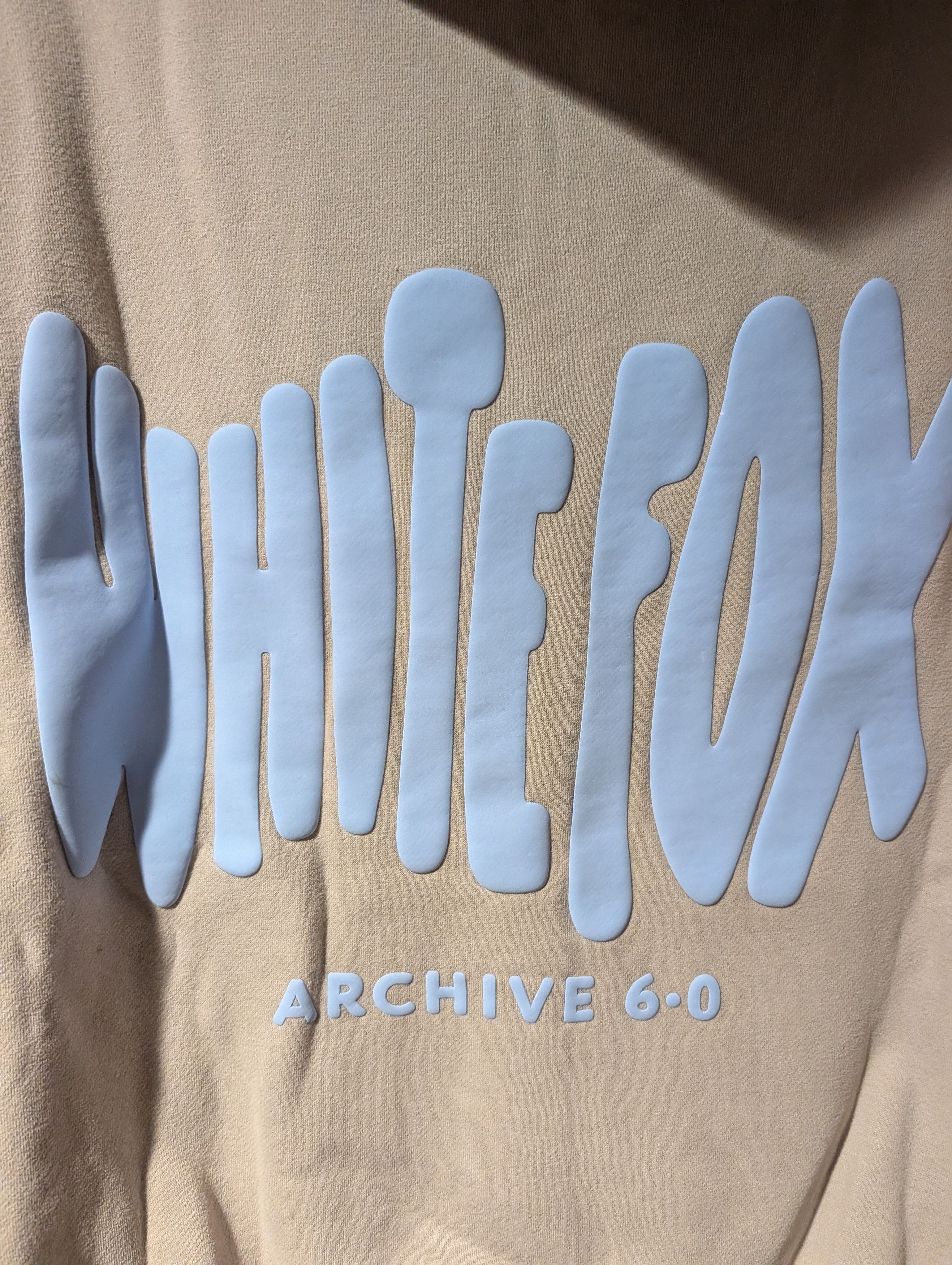 Gildan White Fox Hoodie Womens S/M Archive 6.0 Oversized Puff Print Size M / US 6-8 / IT 42-44 - 2 Thumbnail