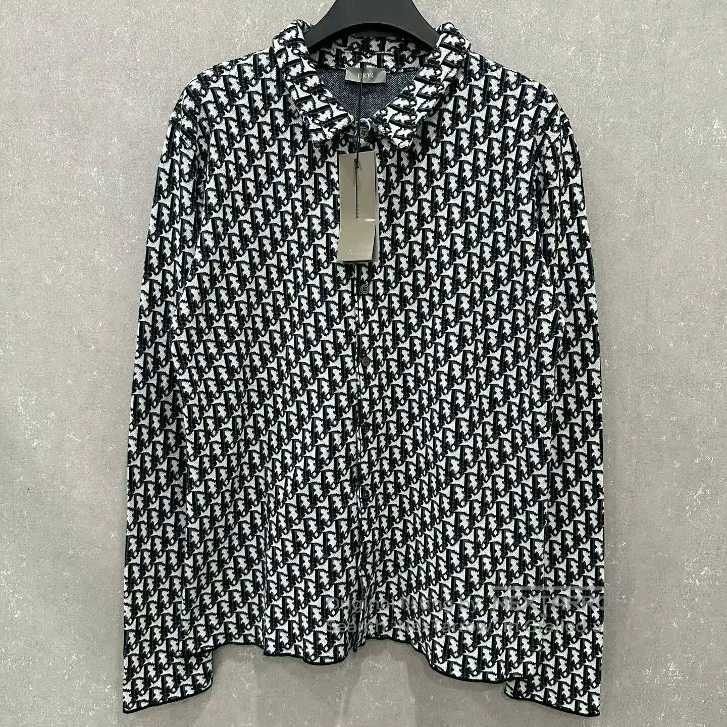 Dior Dior Logo Long Sleeve Shirt in XL. Size US XL / EU 56 / 4 - 1 Thumbnail