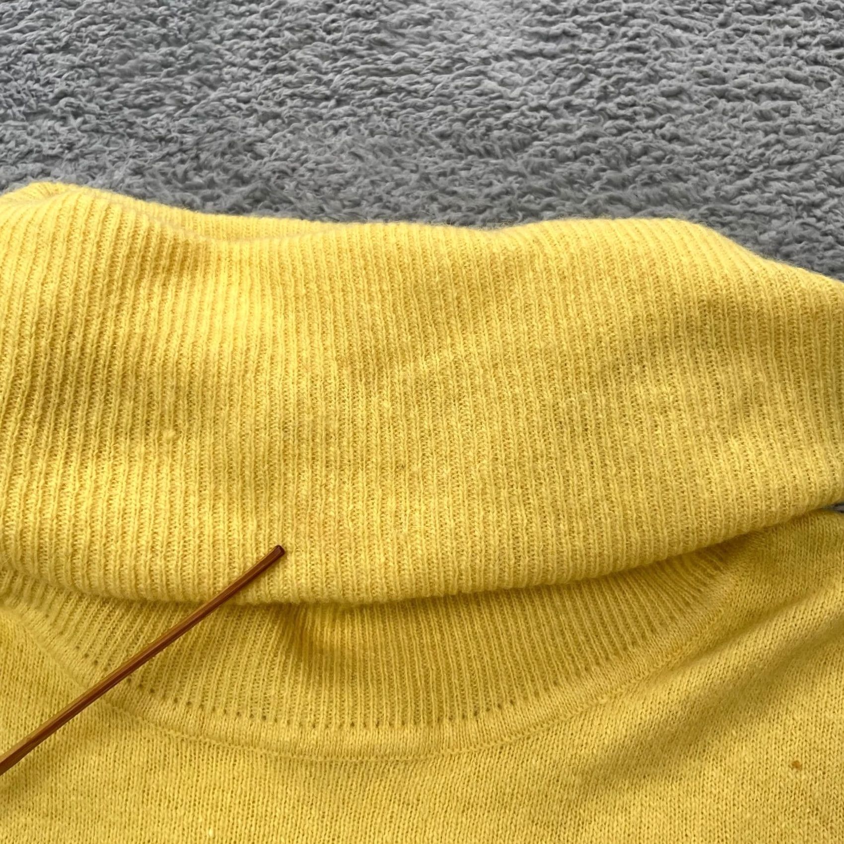 Evan Picone VINTAGE Evan Picone Sweater Womens Small Yellow Cashmere Tight Knit Turtleneck Size S / US 4 / IT 40 - 5 Thumbnail