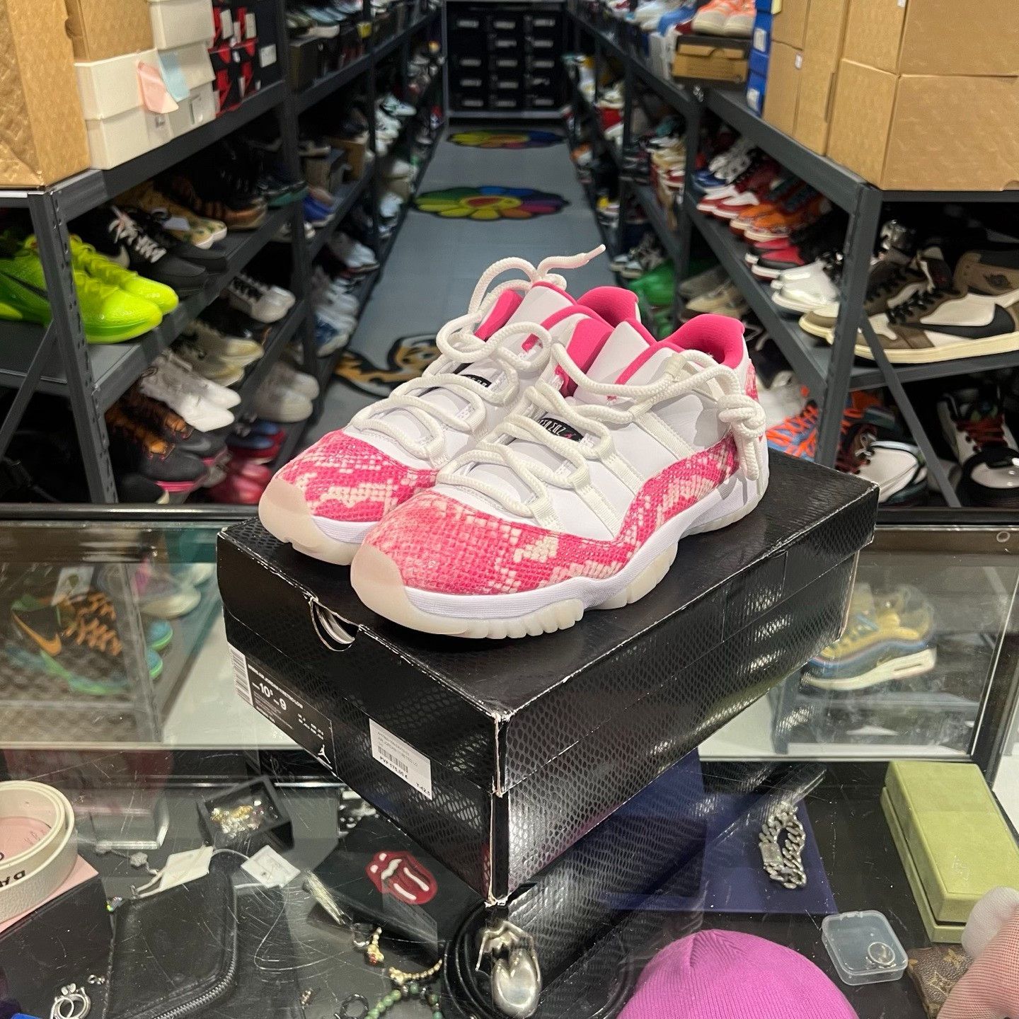 Nike Nike Pink Lowtop Sneakers 9.5 Men Size US 9.5 / EU 42-43 - 1 Thumbnail