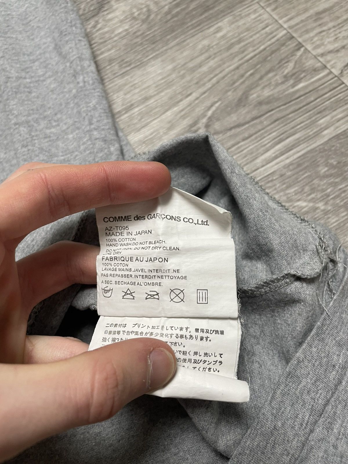Comme des Garcons PLAY Vintage Comme Des Garcons Play Heart Logo Gray T-Shirt Y2K Size US XL / EU 56 / 4 - 9 Thumbnail