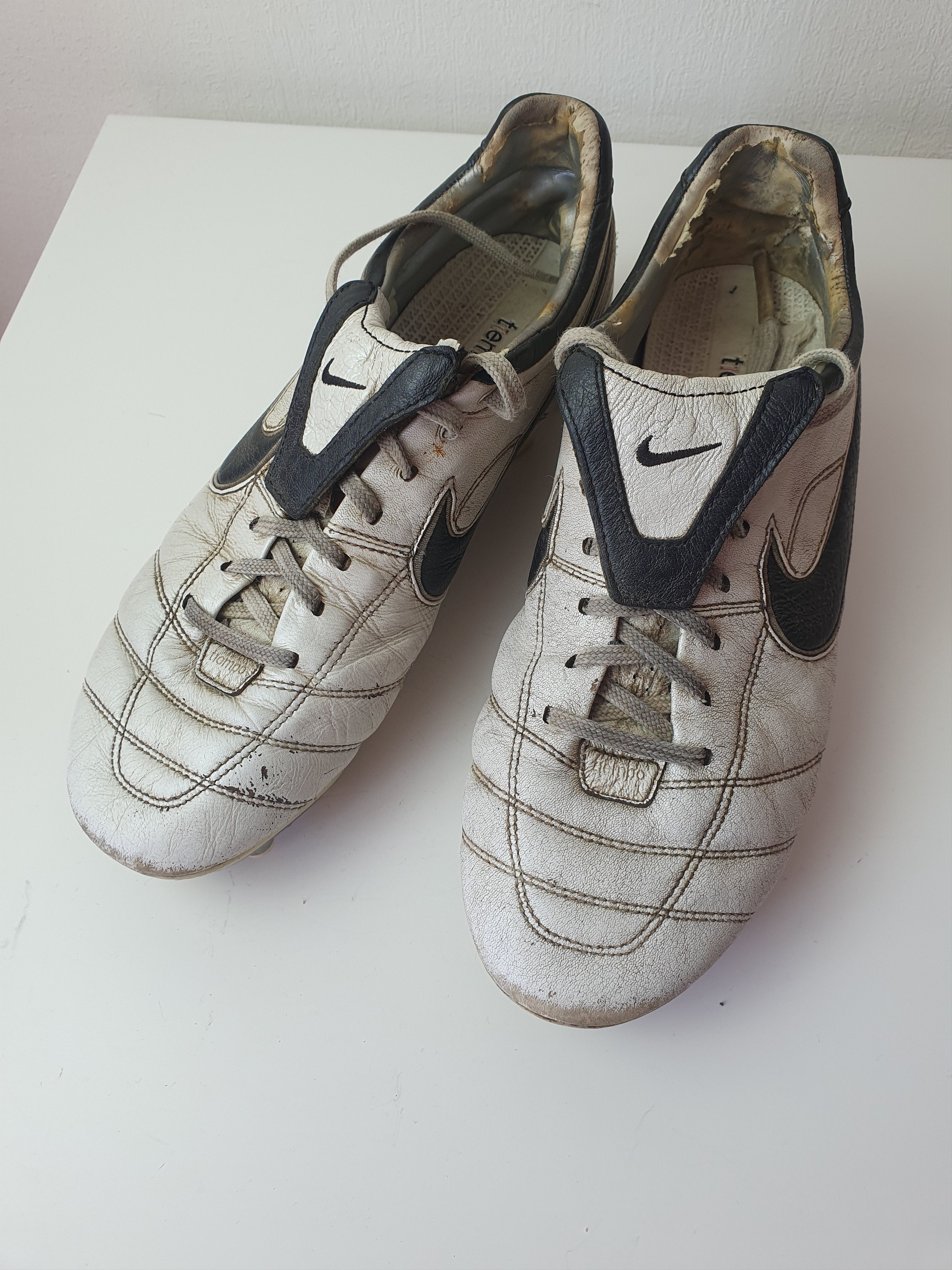 Nike Vintage Football Boots Nike Air Zoom Tiempo Legend II Size US 9 / EU 42 - 11 Thumbnail