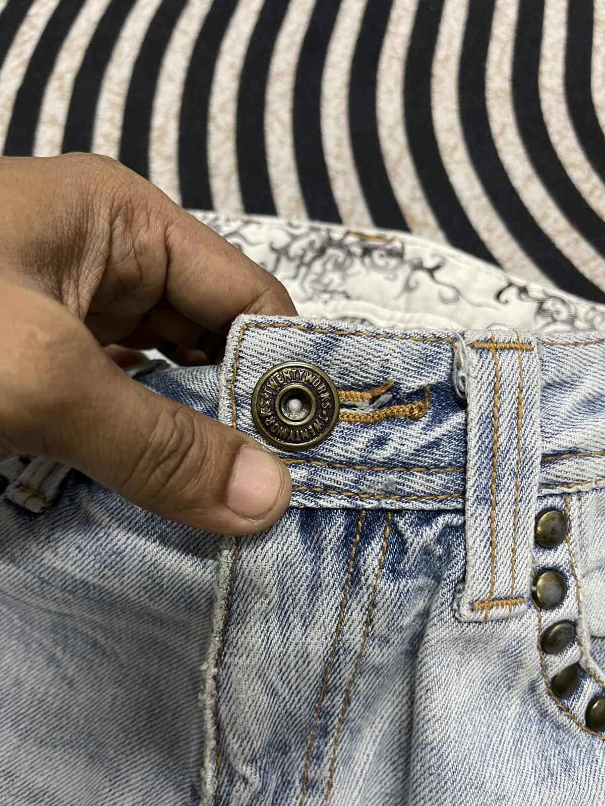 Beauty Beast 2000s TWENTY WORKS STUDDED SIDE POCKET JEANS RARE Size US 31 - 10 Thumbnail