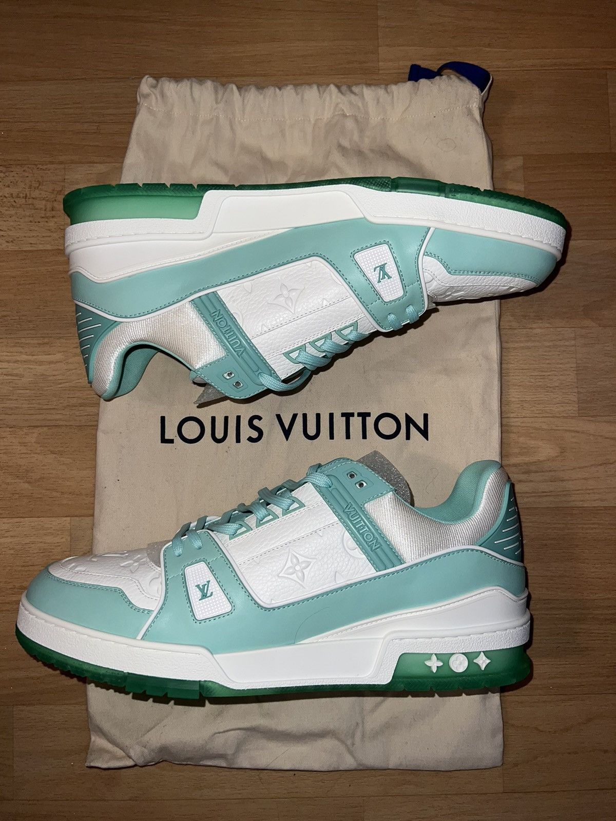 Louis Vuitton LV TRAINER SNEAKER Size US 11 / EU 44 - 14 Thumbnail