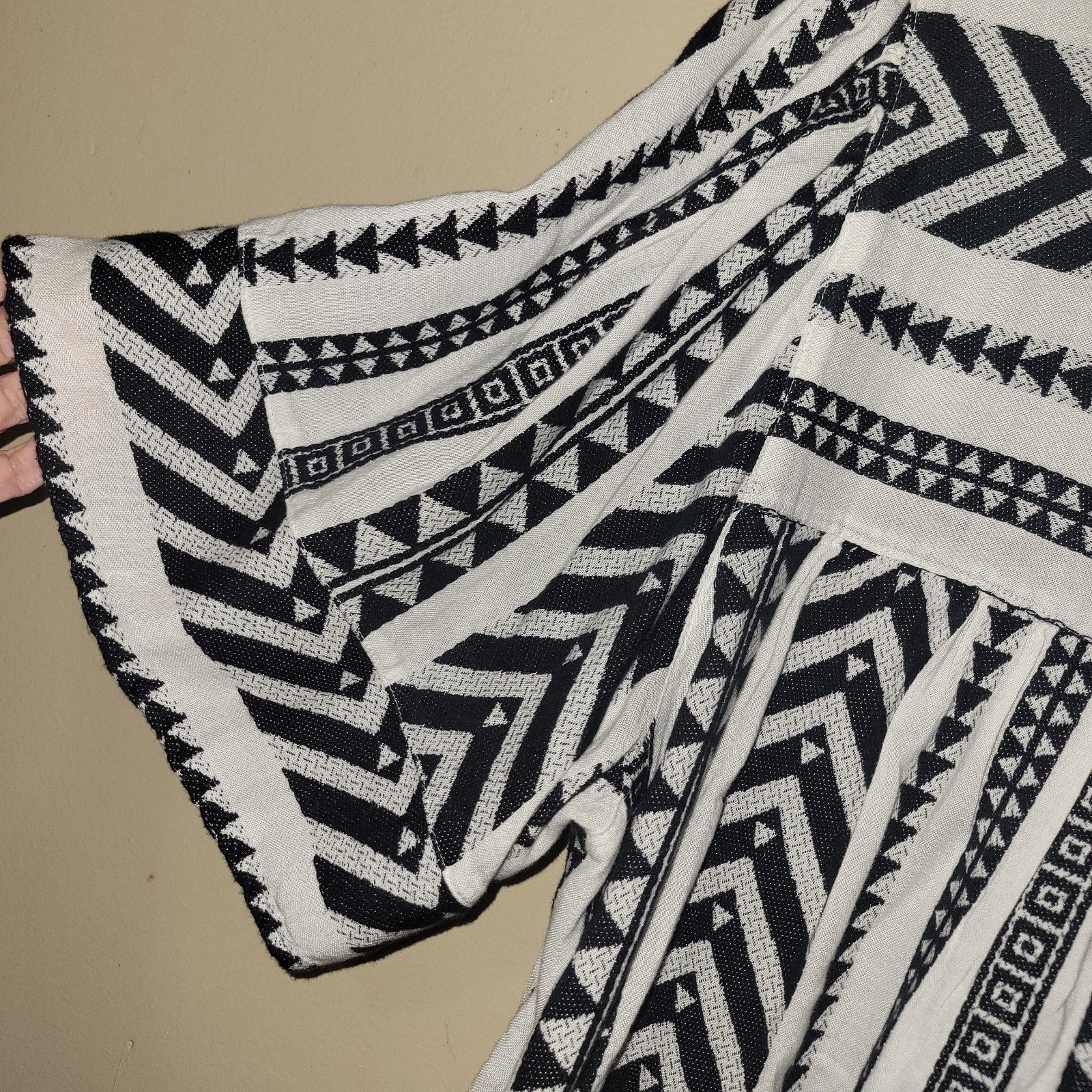 Old Navy Old Navy Top Plus XL Black White Embroidered Boho Coastal Size XL / US 12-14 / IT 48-50 - 6 Thumbnail