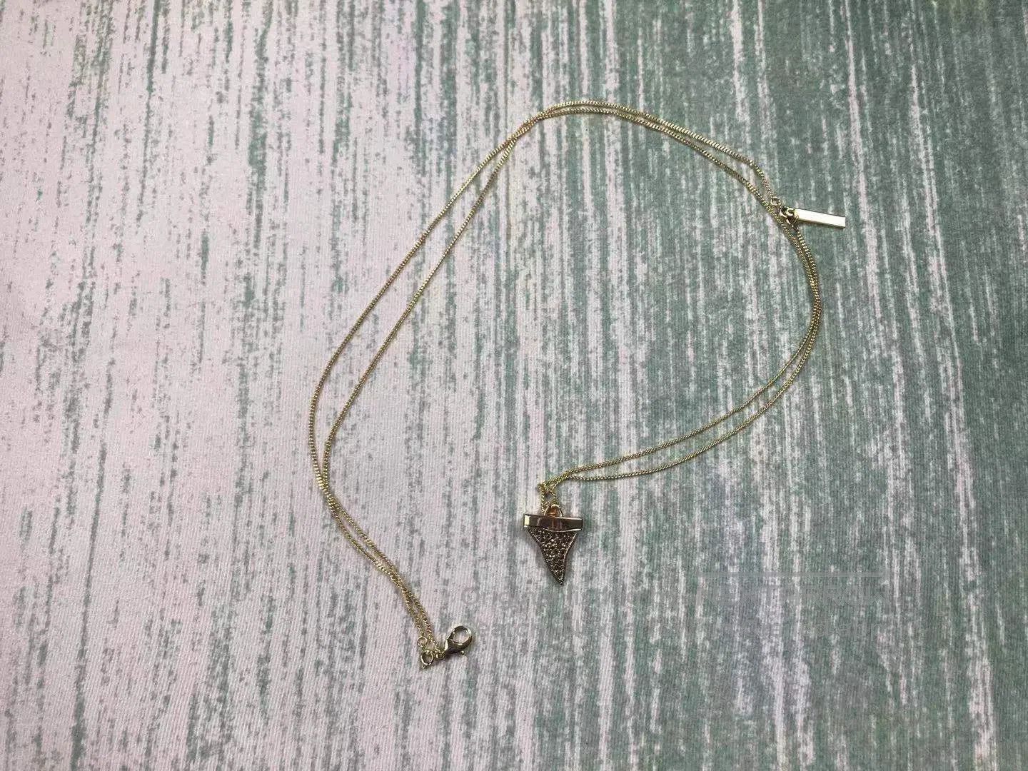 Givenchy Givenchy Limited Gold Shark Tooth Necklace. Size ONE SIZE - 1 Thumbnail