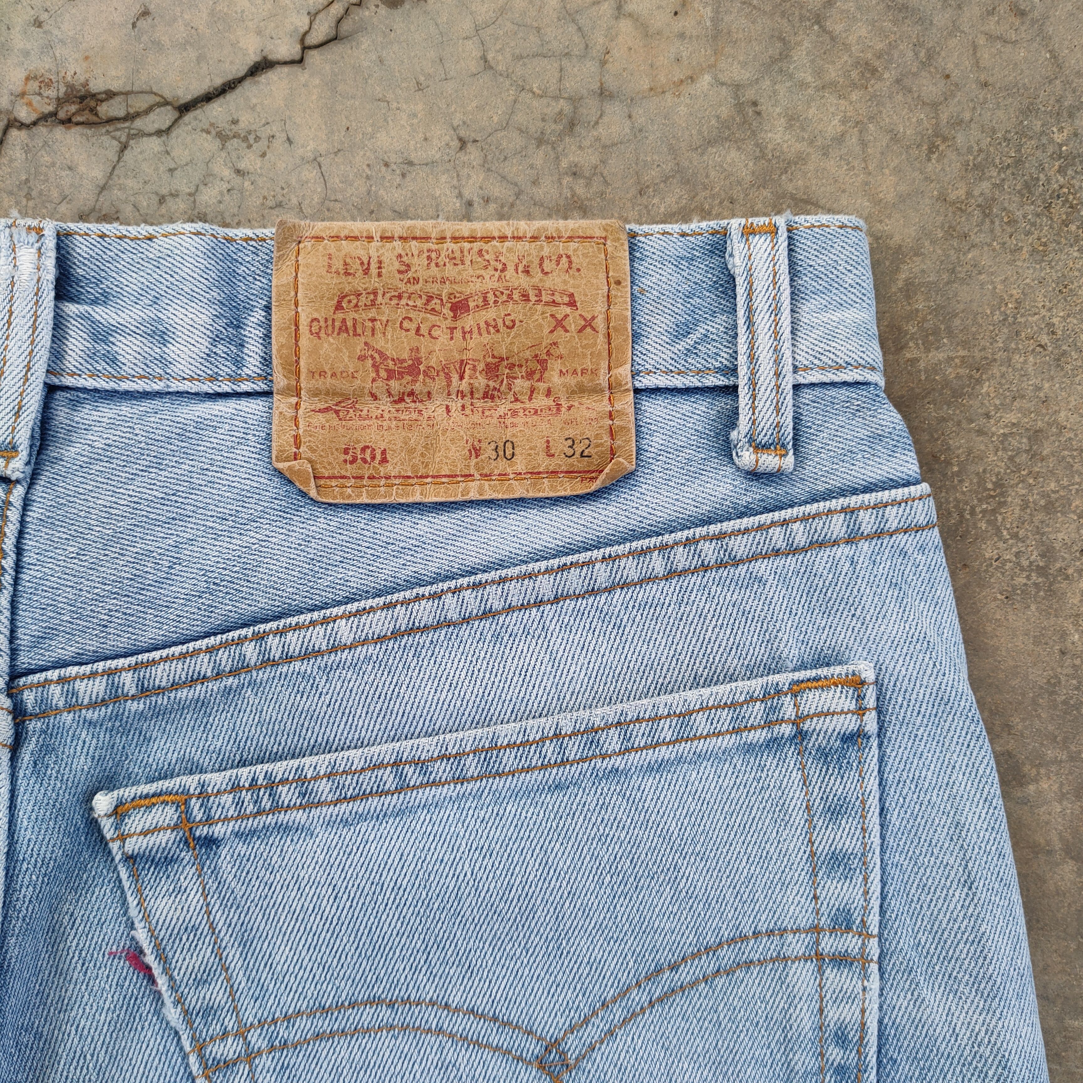 Levi's LEVI'S 501 USA VINTAGE FADED DISTRESSED JEANS PANTS Size US 30 / EU 46 - 12 Thumbnail