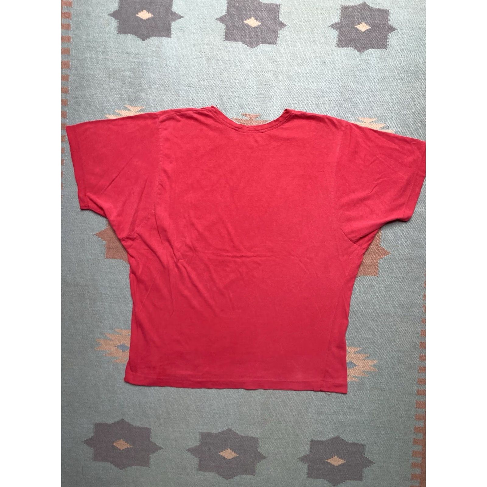 Vintage VINTAGE 90s pocket t shirt blank crimson red cotton distressed boxy adult XL T-Shirt Men Red 90s Pockets Cotton Boxy Vintage Mens XL Size US XL / EU 56 / 4 - 7 Thumbnail