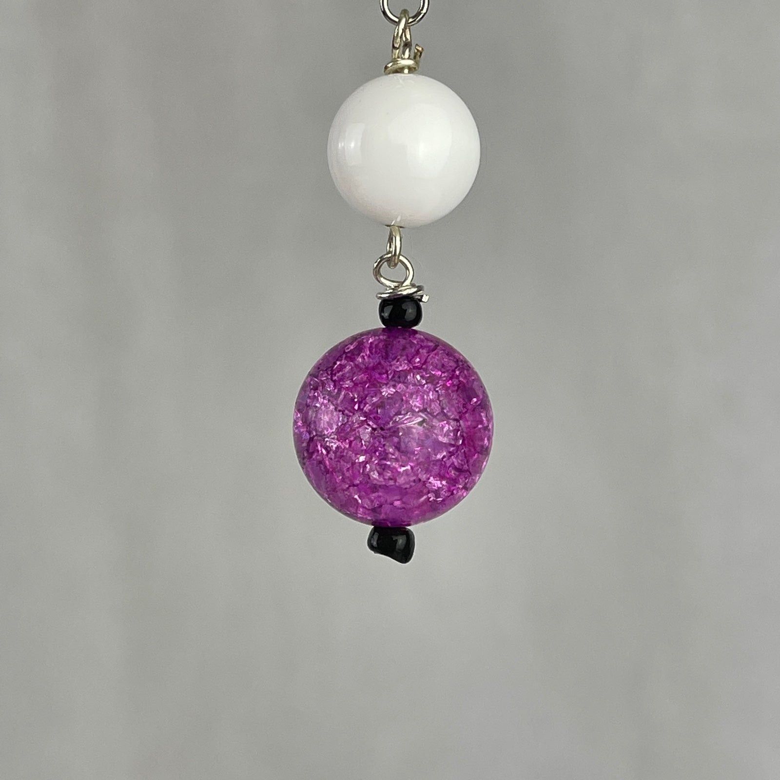 Handmade Crackle Glass Magenta Cream White Bead Earrings Handmade Size ONE SIZE - 6 Thumbnail