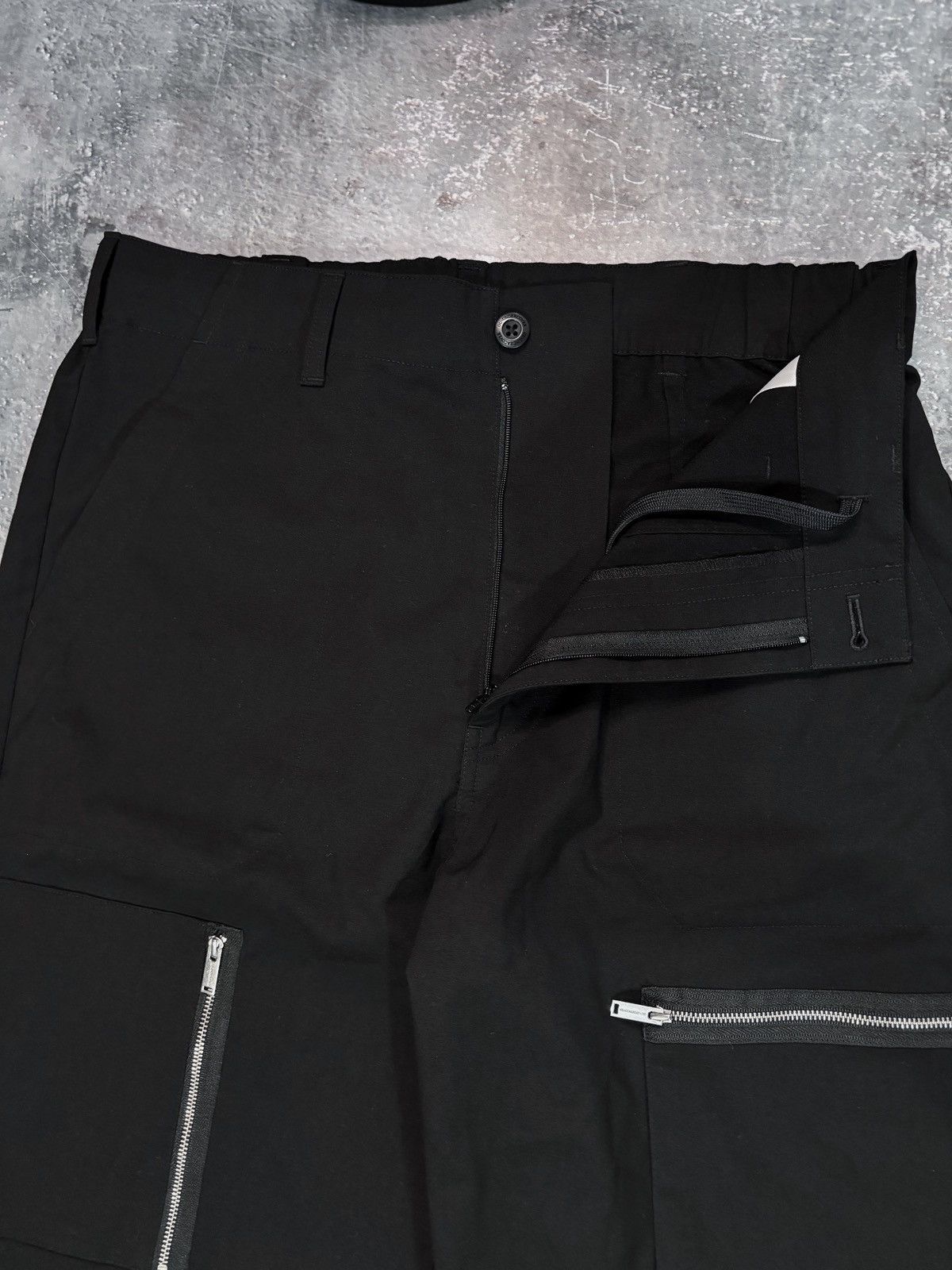 GU × Undercover Undercover x GU Multi Zip Cargo Pants. Size 33 x 29. Japan Size US 33 - 3 Thumbnail
