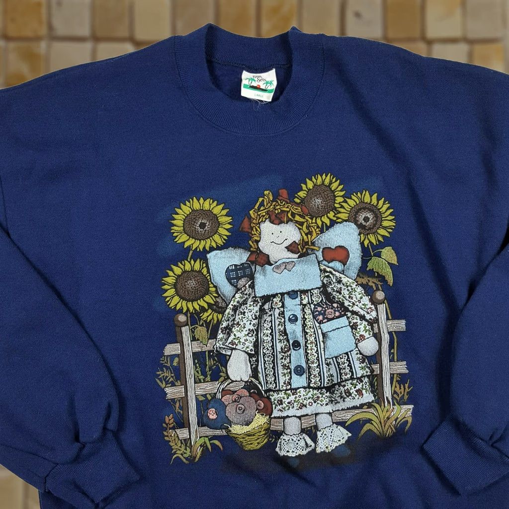 Vintage VINTAGE Sun Sets Annie Doll Sunflower Gardener Navy Blue Crew Neck Sweatshirt L USA Made 50/50 Cotton Blend Size L Mens Size US L / EU 52-54 / 3 - 1 Thumbnail