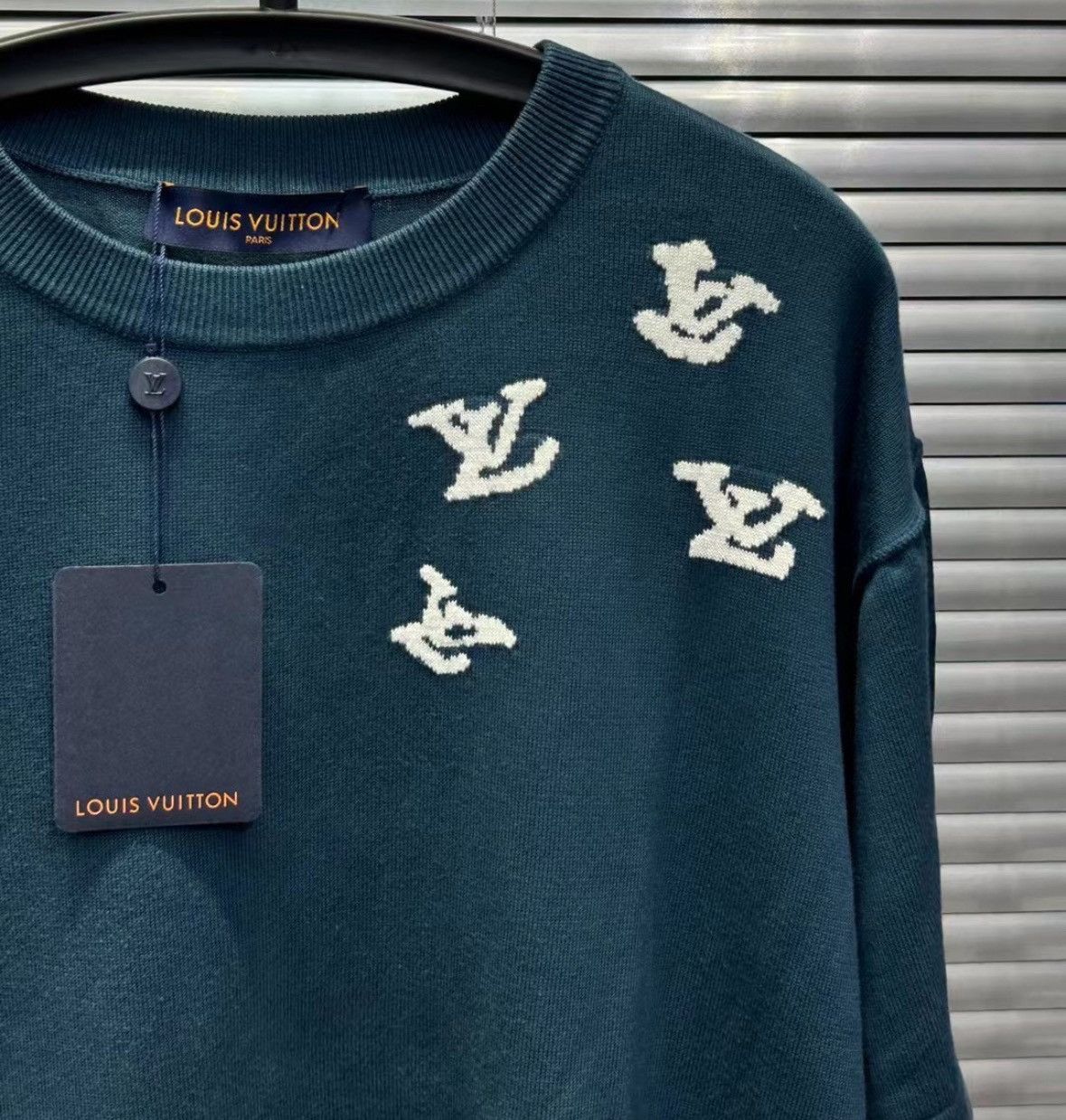 Louis Vuitton Louis Vuitton Pied Piper logo short sleeves 2502-Nextarrow Size US XL / EU 56 / 4 - 4 Thumbnail