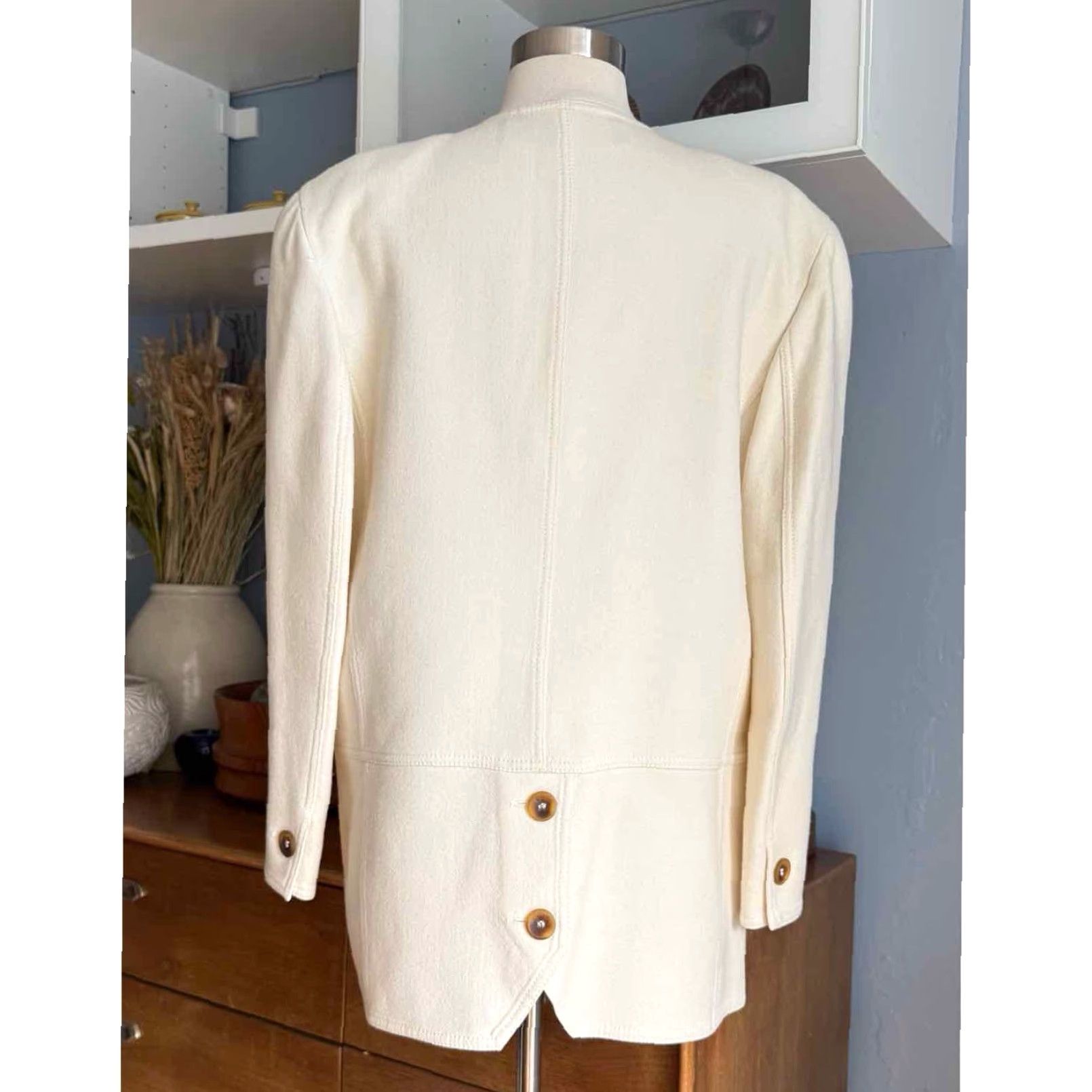 Louis Feraud VINTAGE Louis Feraud 2 Piece Ivory Wool Jacket & Skirt Suit Women 10 Size 32" / US 10 / IT 46 - 5 Thumbnail