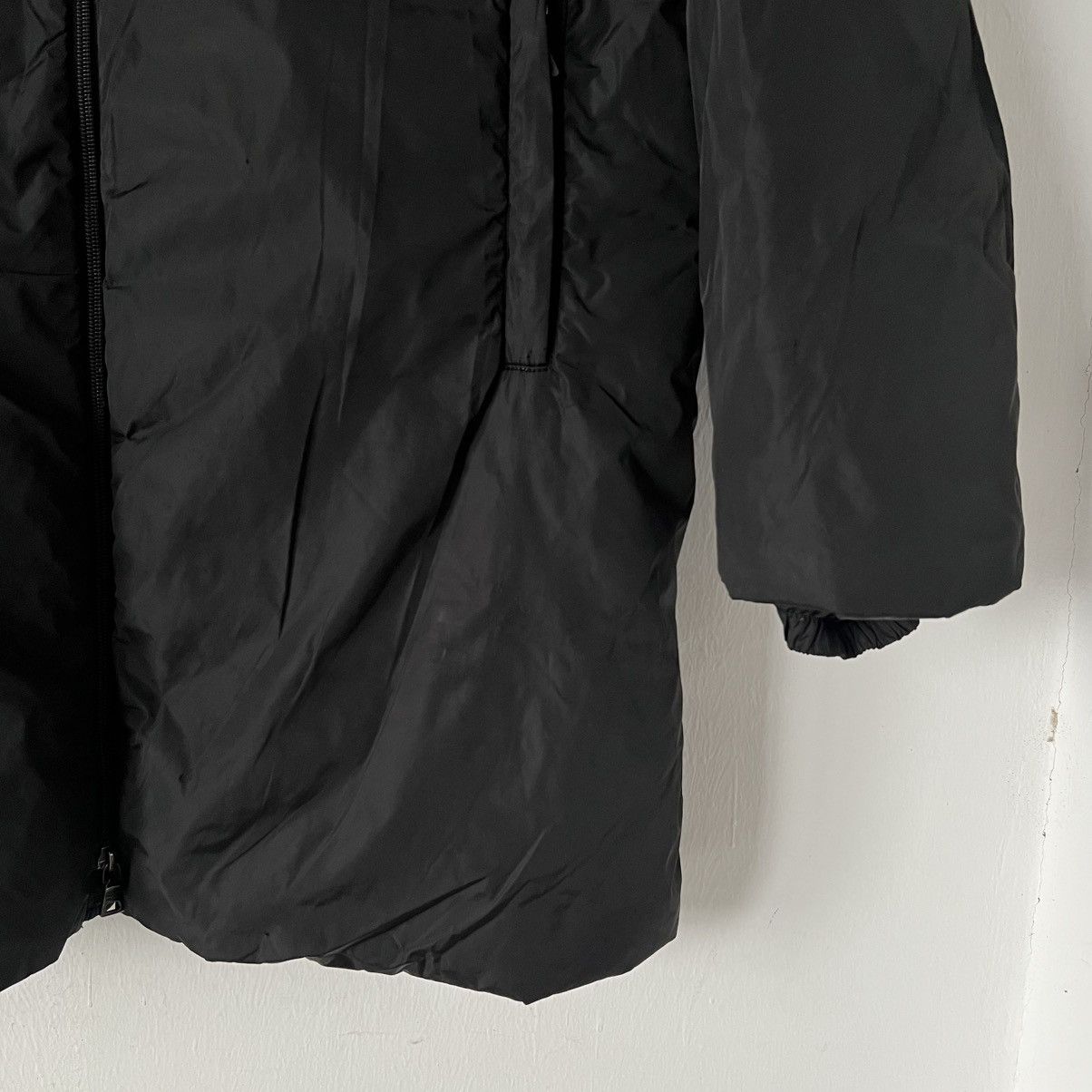 Prada Prada puff black jacket nylon Size M / US 6-8 / IT 42-44 - 4 Thumbnail