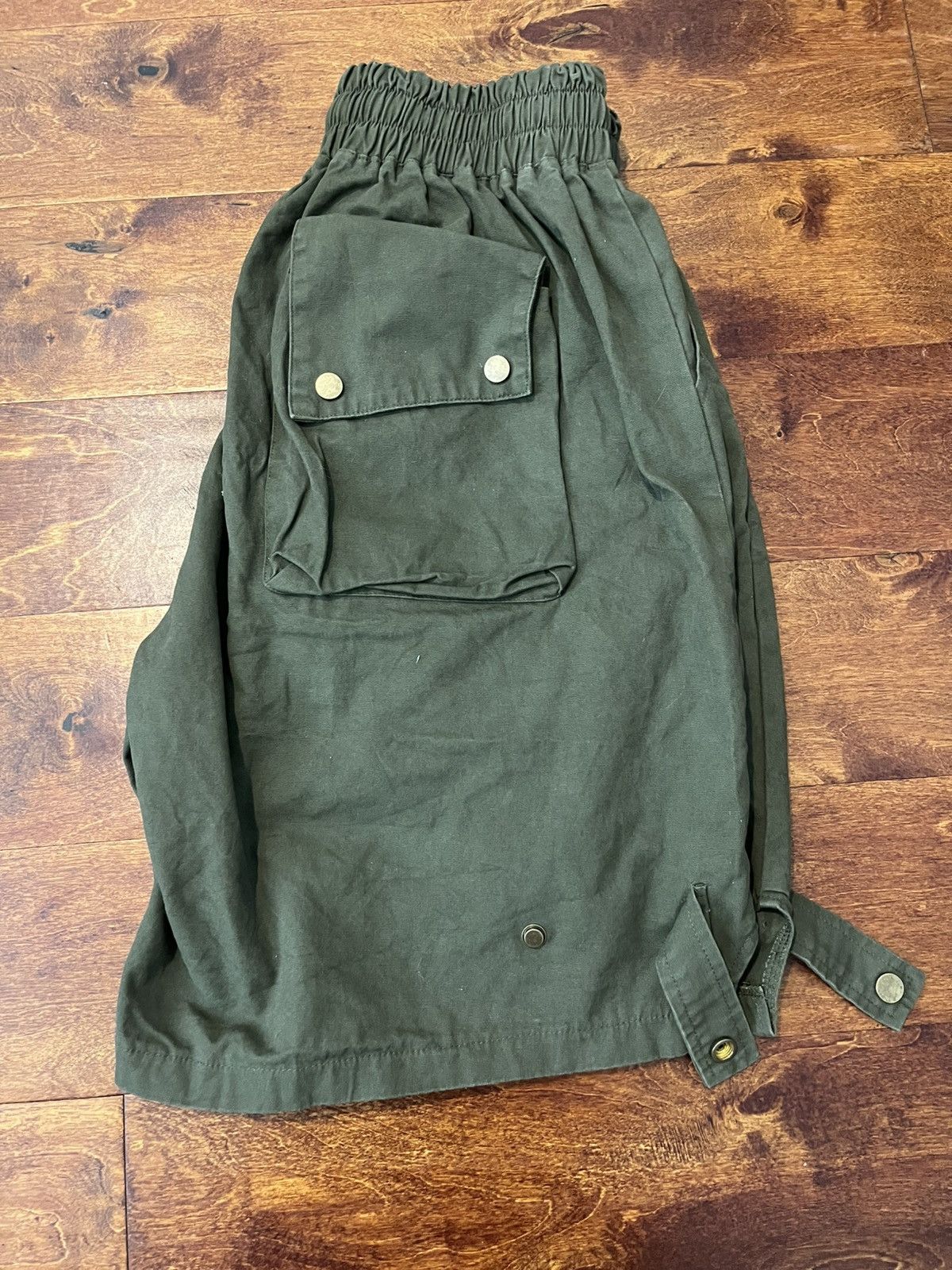 Other Olive Multi Cargo Shorts (Size medium) Size US 32 / EU 48 - 8 Thumbnail