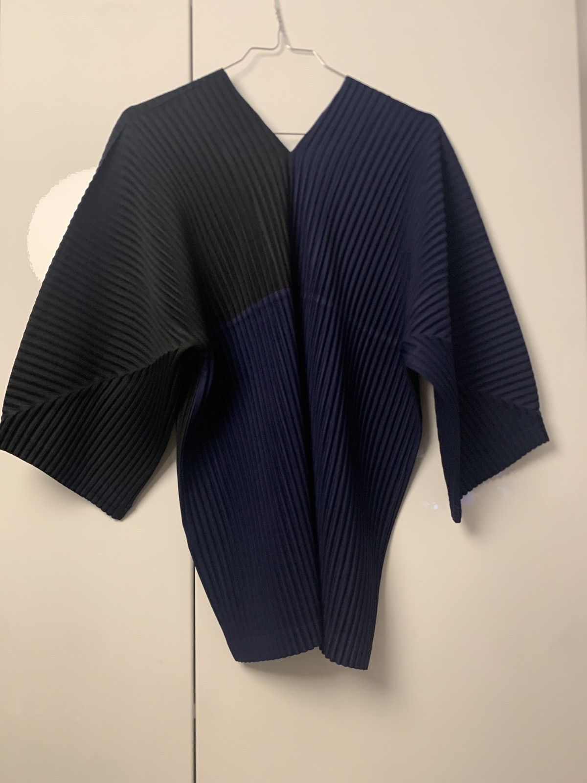 Homme Plisse Issey Miyake V neck top Size US L / EU 52-54 / 3 - 3 Thumbnail