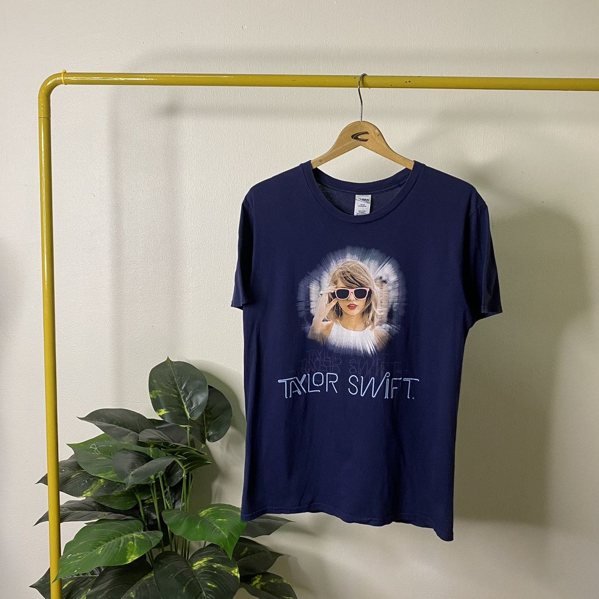 Band Tees × Vintage 2015 Taylor Swift The 1989 World Tour Tee Size US M / EU 48-50 / 2 - 1 Thumbnail