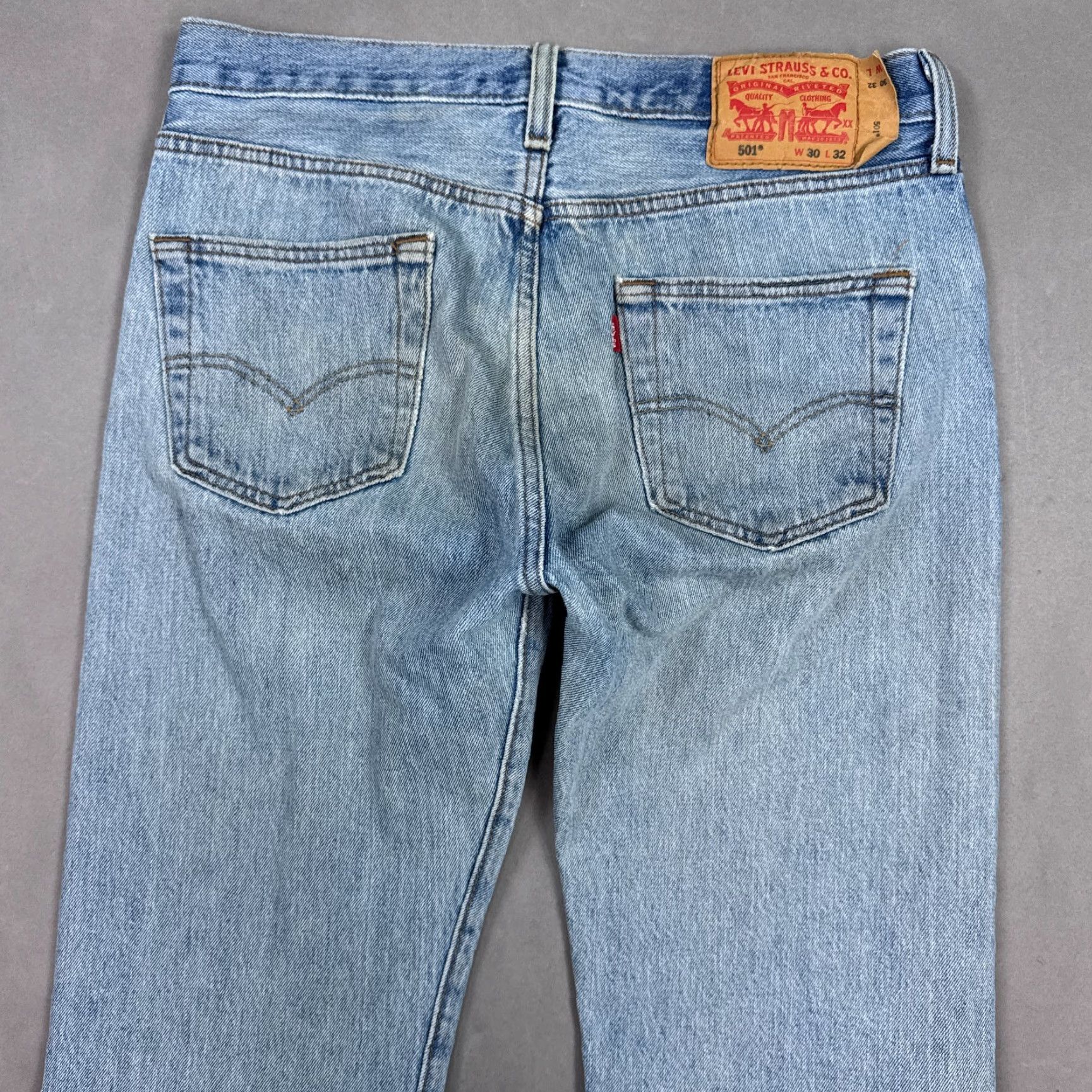 Levi's Levis 501 Jeans Mens 32x32 Blue Button Fly Denim Pant Work Distressed (Tag30x32) Size US 30 / EU 46 - 5 Thumbnail