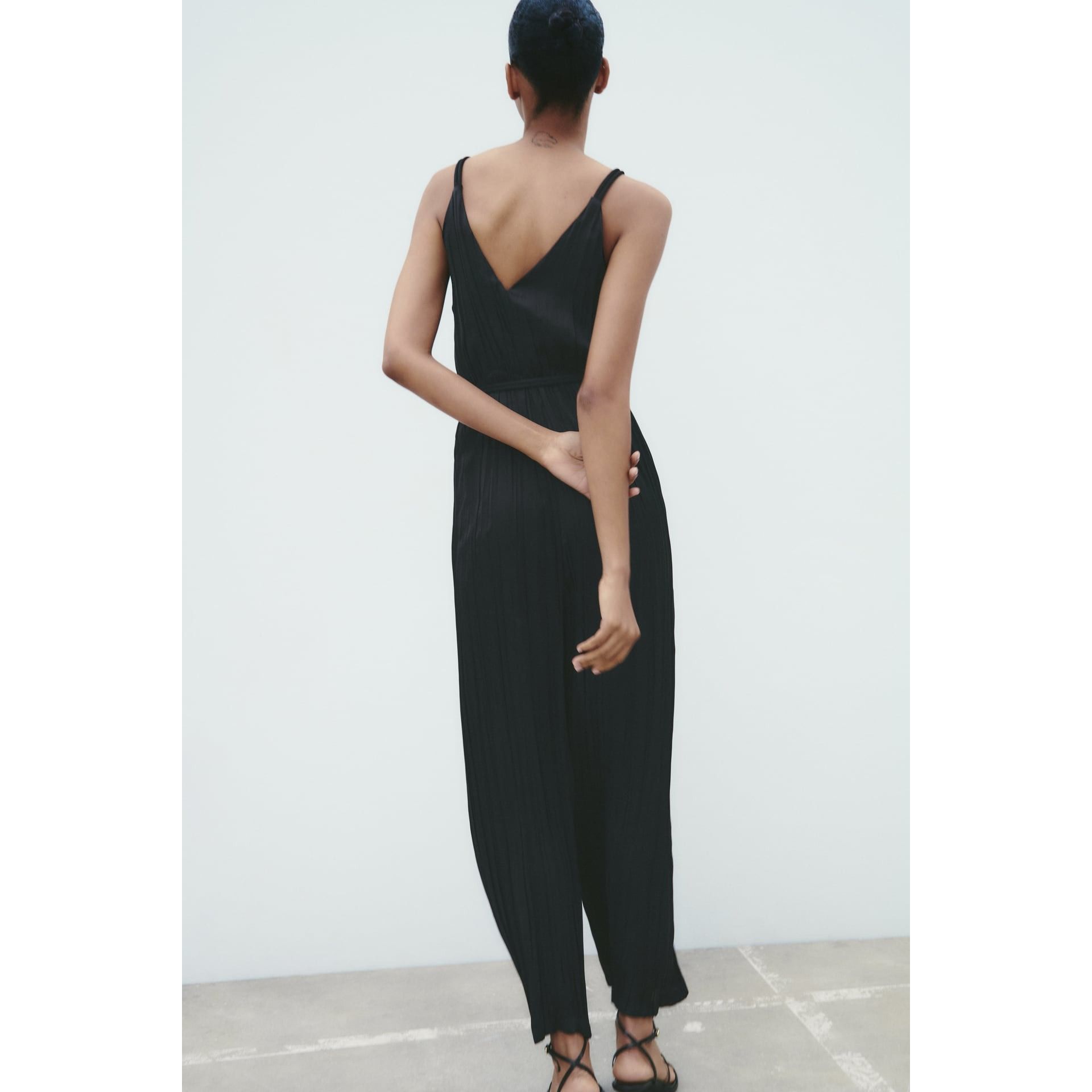 Zara Zara Black Silky V-Neck Jumpsuit With Belt Size 27" / US 4 / IT 40 - 4 Thumbnail