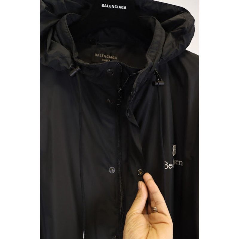Balenciaga o1rshd1 BB Be Different Short Windbreaker in Black Size US XXL / EU 58 / 5 - 6 Thumbnail