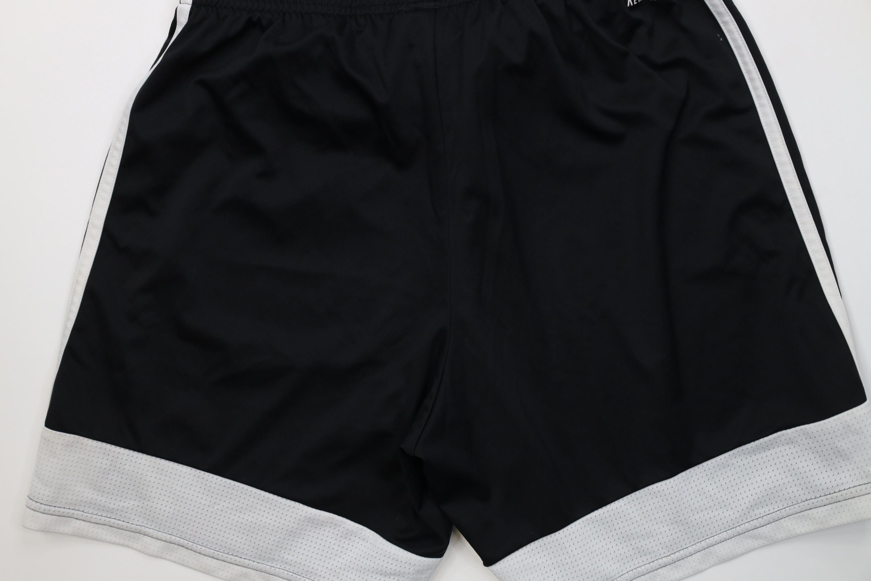 Adidas Vintage Y2K Adidas Above Knee Running Jogging Soccer Shorts Size US 32 / EU 48 - 10 Thumbnail