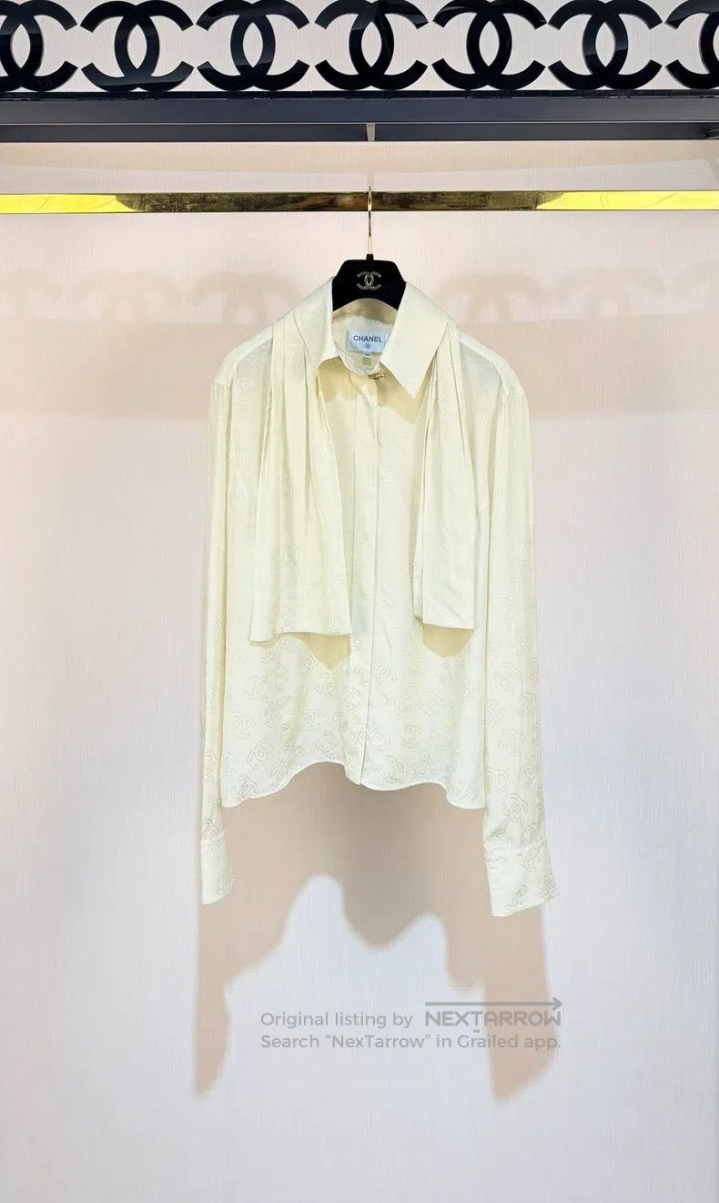 Chanel Chanel 23s silk full logo tie shirt Size M / US 6-8 / IT 42-44 - 1 Thumbnail