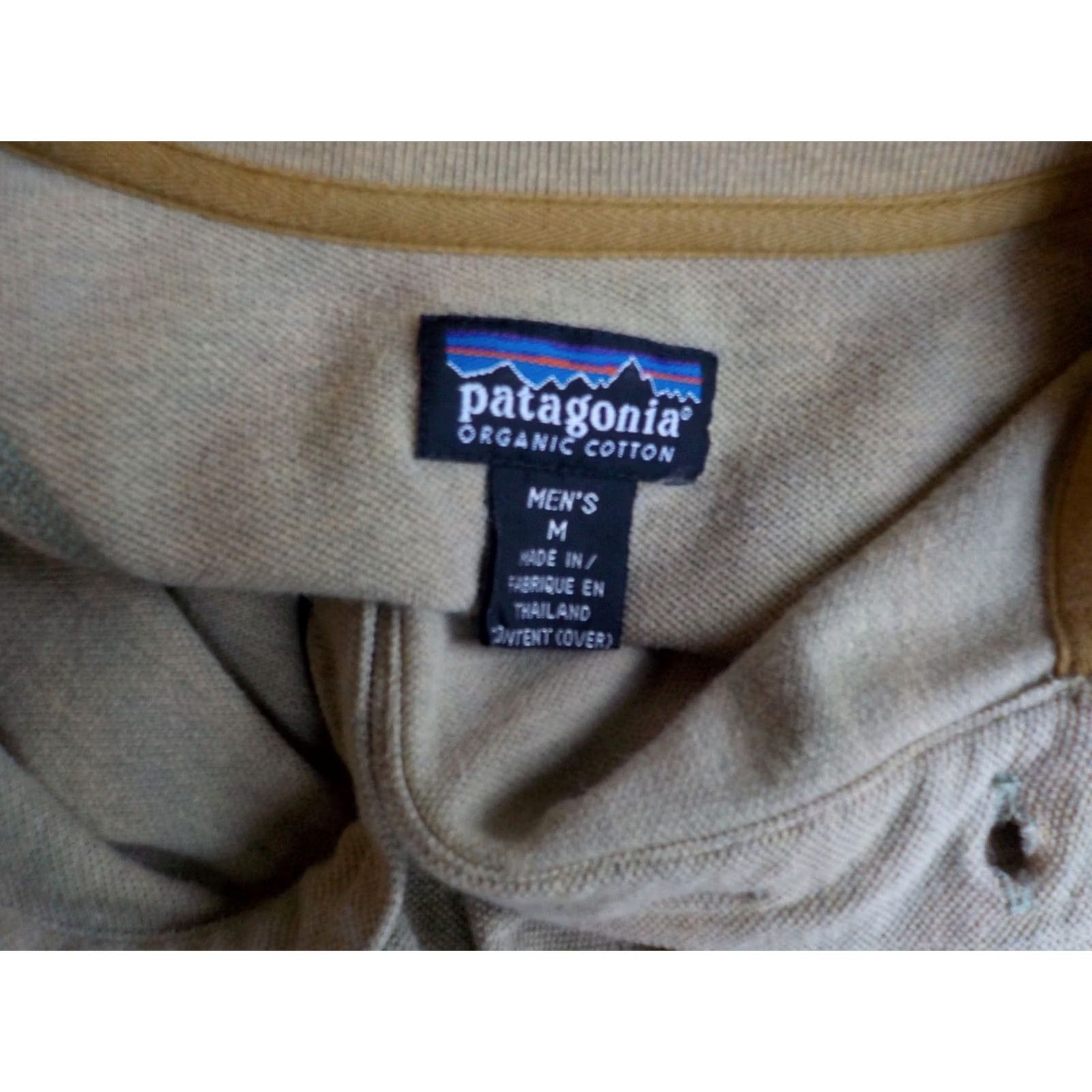 Patagonia PATAGONIA Long Sleeved 3 Button Polo Shirt Green Cotton Blend SZ MED Shirt Men Size M Knit Back Neck Embroidered-Patagonia 90% Cotton 10% Polyester Size US M / EU 48-50 / 2 - 5 Thumbnail