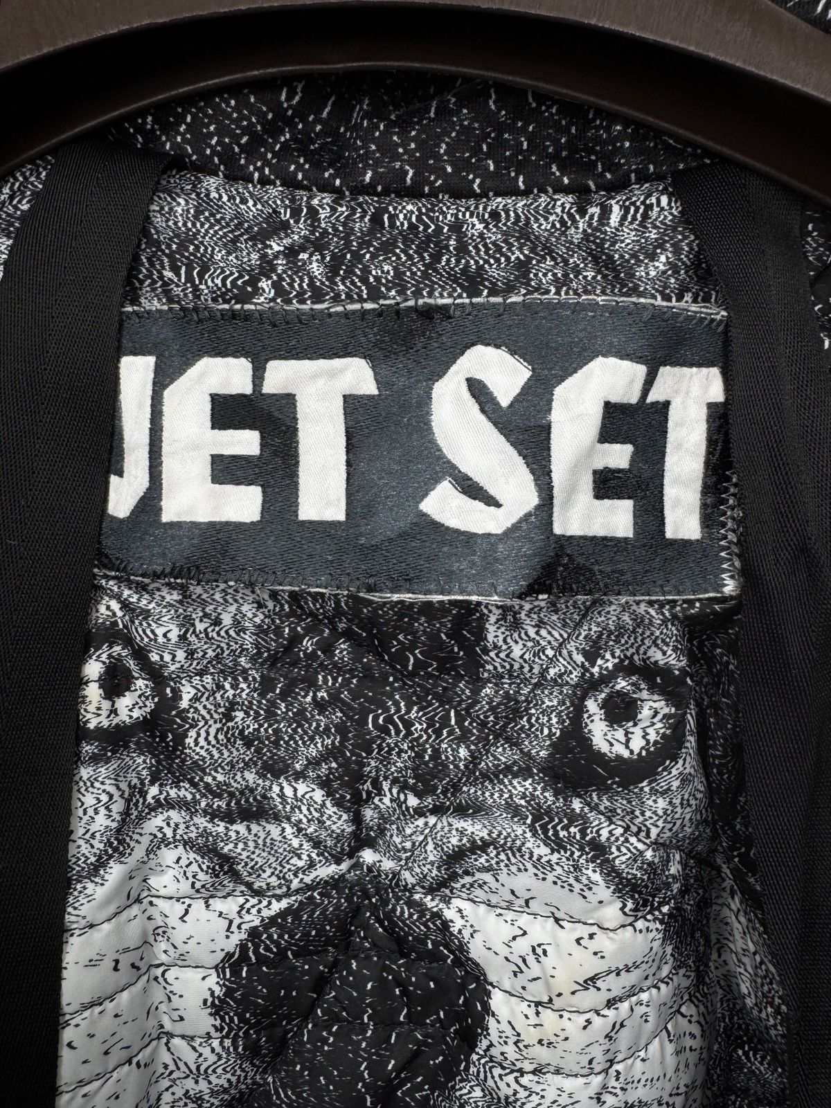 JET SET Jet Set black outdoor wolf bondage down ski snowboard jacket Size L / US 10 / IT 46 - 12 Thumbnail