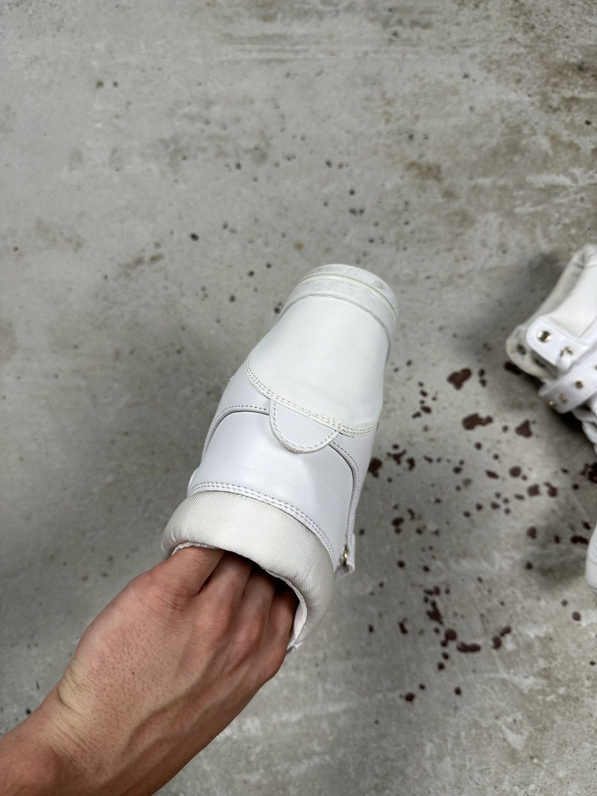 Guess Vintage Y2K Guess White High Top Sneakers Avant Garde suede Size US 9.5 / IT 39.5 - 7 Thumbnail