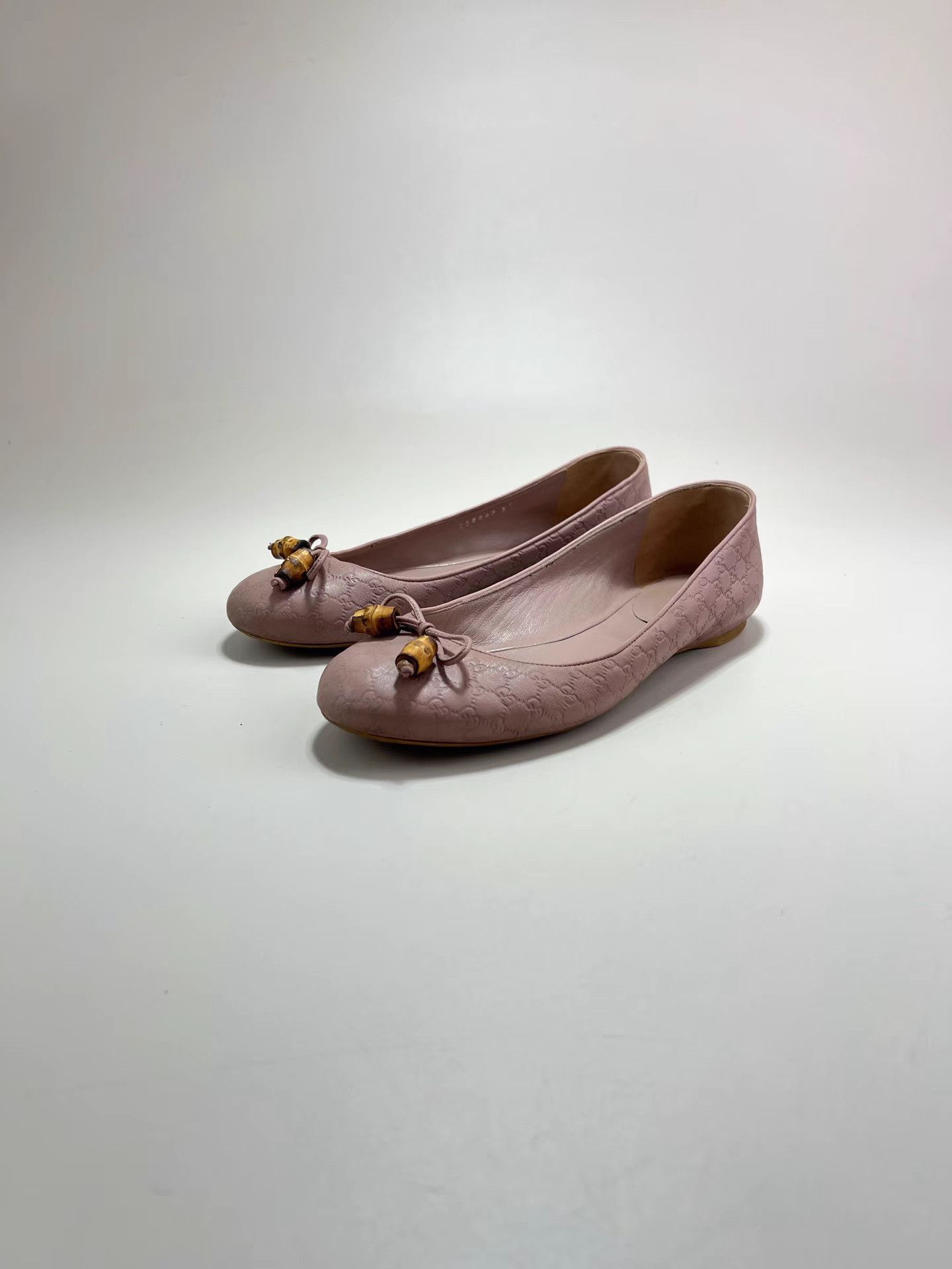 Gucci GUCCI Pink GG Logo Flat Shoes Size US 7 / IT 37 - 1 Thumbnail