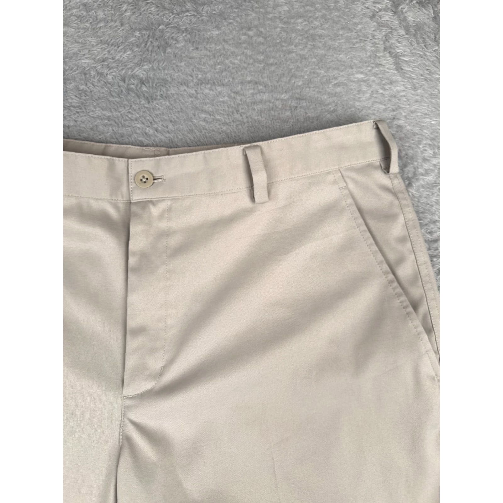 Nike Nike Shorts Mens 34 Beige Twill Polyester Golf Driving Golfing 34x11 Regular Beige Nike Mens Shorts Size US 36 / EU 52 - 5 Thumbnail
