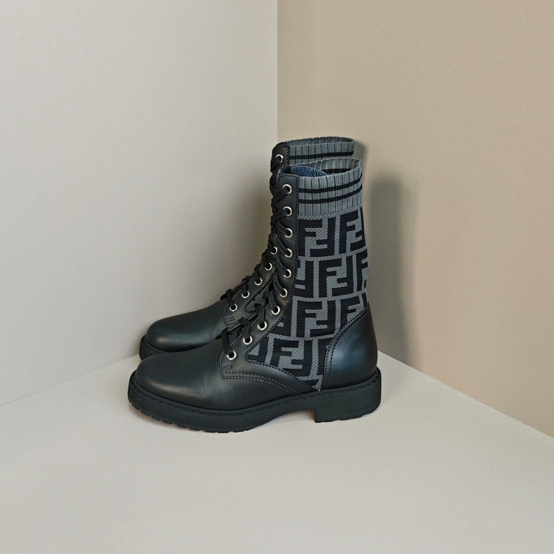 Fendi Fendi Boots us_7 Women Size US 7 / IT 37 - 1 Thumbnail