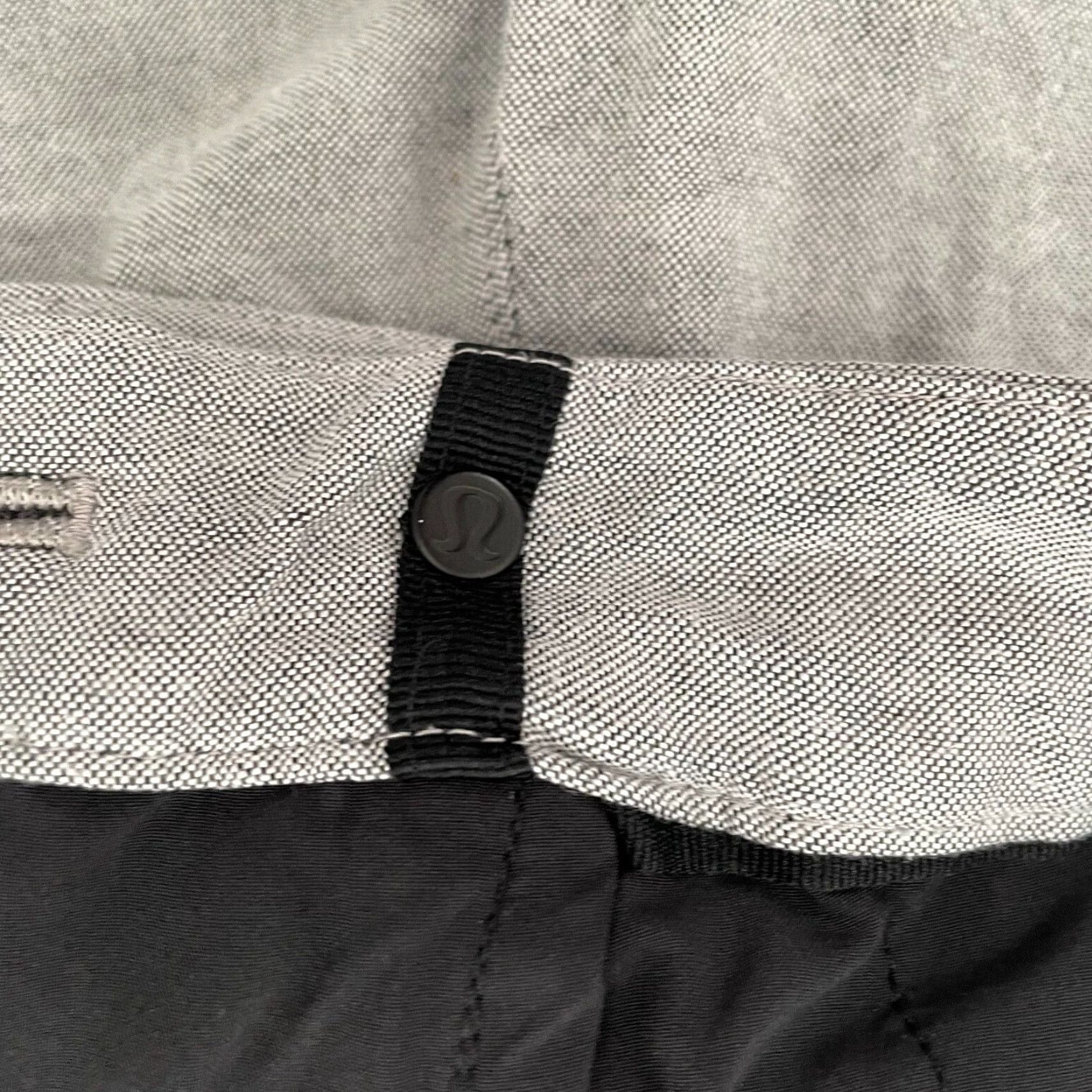 Lululemon VINTAGE Lululemon Shorts Adult 36 Gray Casual Men's Chino Pockets Logo 8in Inseam Size US 36 / EU 52 - 6 Thumbnail