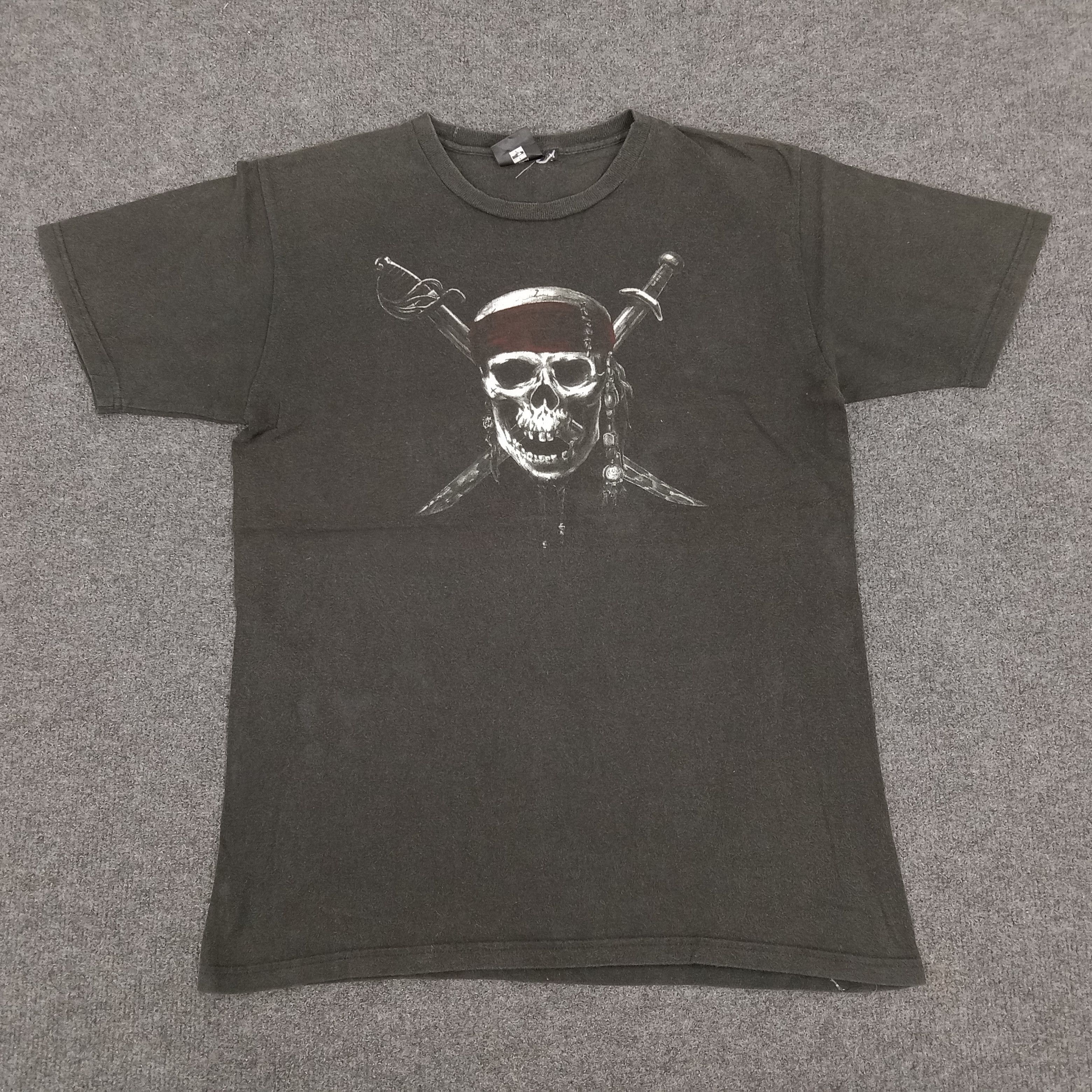 Disney Pirates Of The Caribbean American Movie Tshirt Size US M / EU 48-50 / 2 - 1 Thumbnail