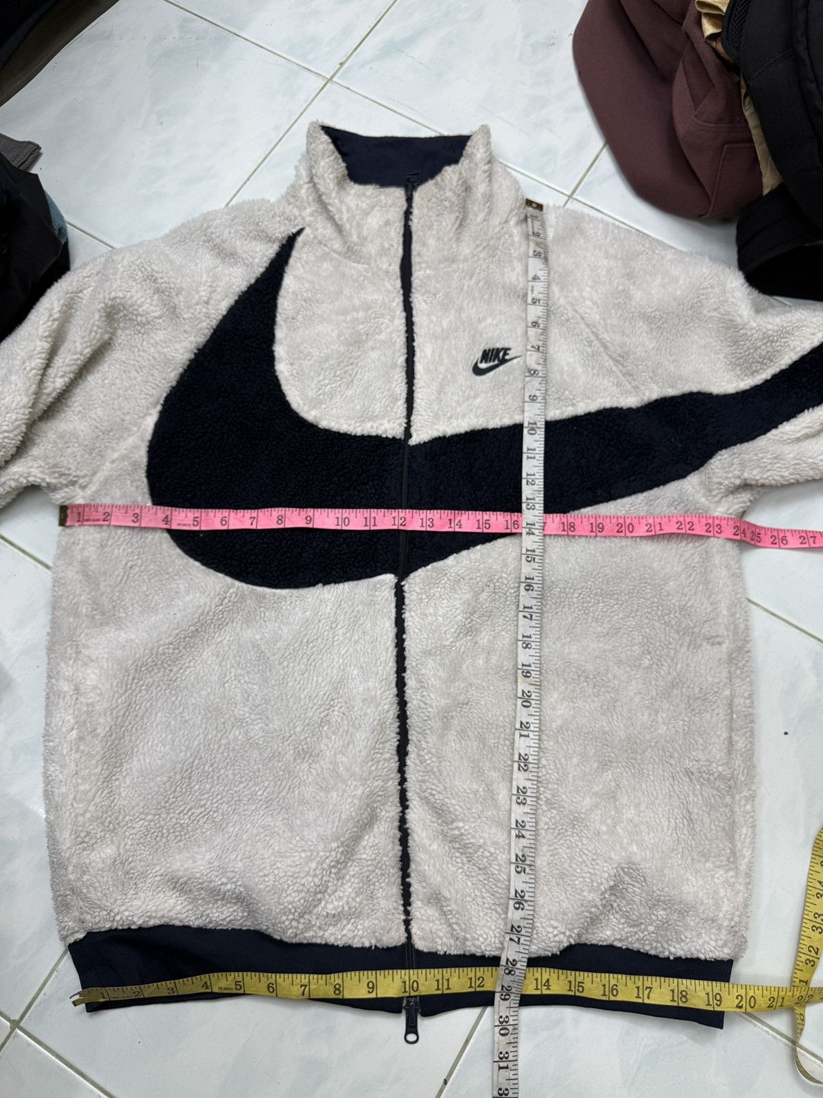 Nike 🔥🔥🔥ARCHIVE NIKE SWOOSH REVERSIBLE JACKET Size US L / EU 52-54 / 3 - 17 Thumbnail