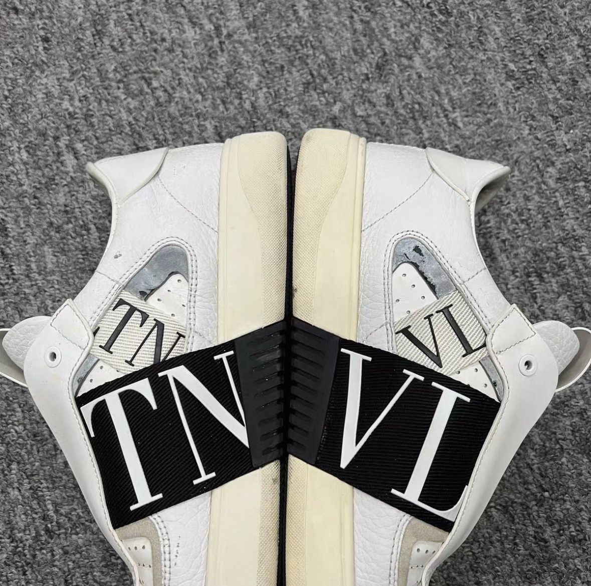 Valentino Valentino Leather Black Lowtop Sneakers S Men Size US 10 / EU 43 - 9 Thumbnail