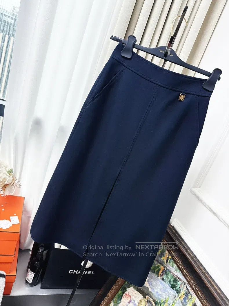 Louis Vuitton Louis Vuitton Dark blue leather zipper skirt suit skirt Size 33" - 1 Thumbnail