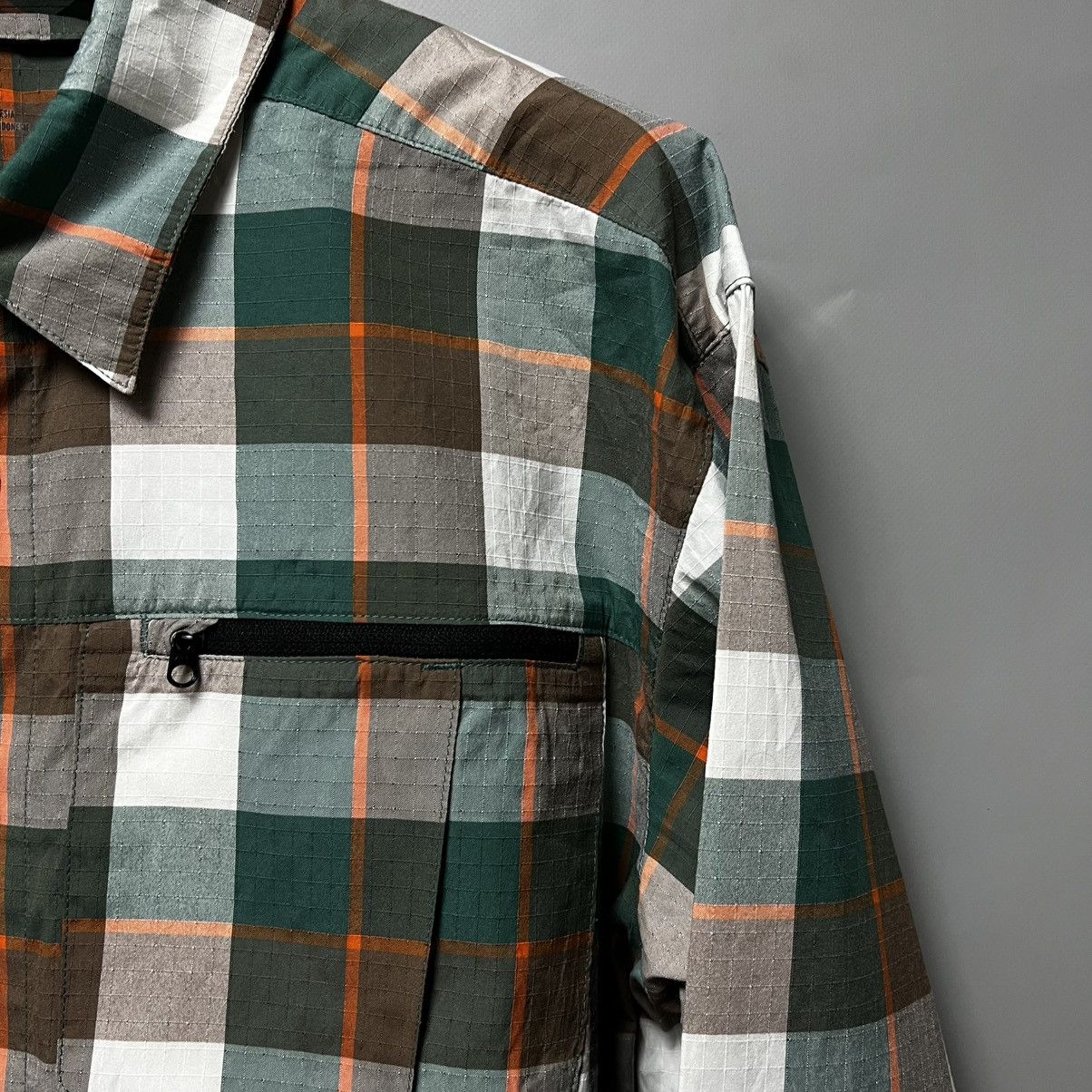 Salomon Salomon Shirt Button Up Men’s Plaid size M Size US M / EU 48-50 / 2 - 6 Thumbnail
