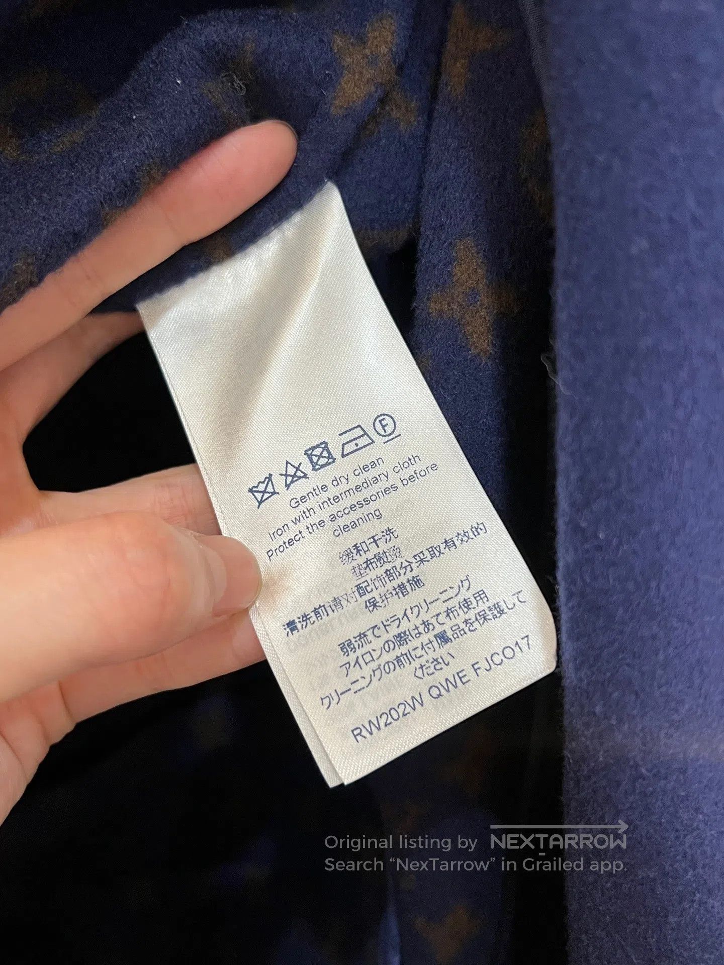 Louis Vuitton Louis Vuitton Deep blue coat with floral prints on the ins Size XS / US 0-2 / IT 36-38 - 7 Thumbnail