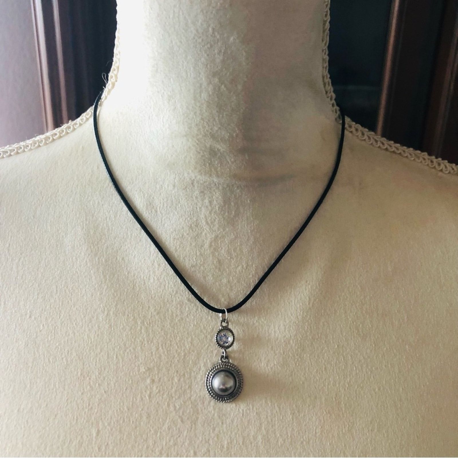 Jewelry Silver pearl glass stone pendant on leather cord necklace Size ONE SIZE - 2 Thumbnail