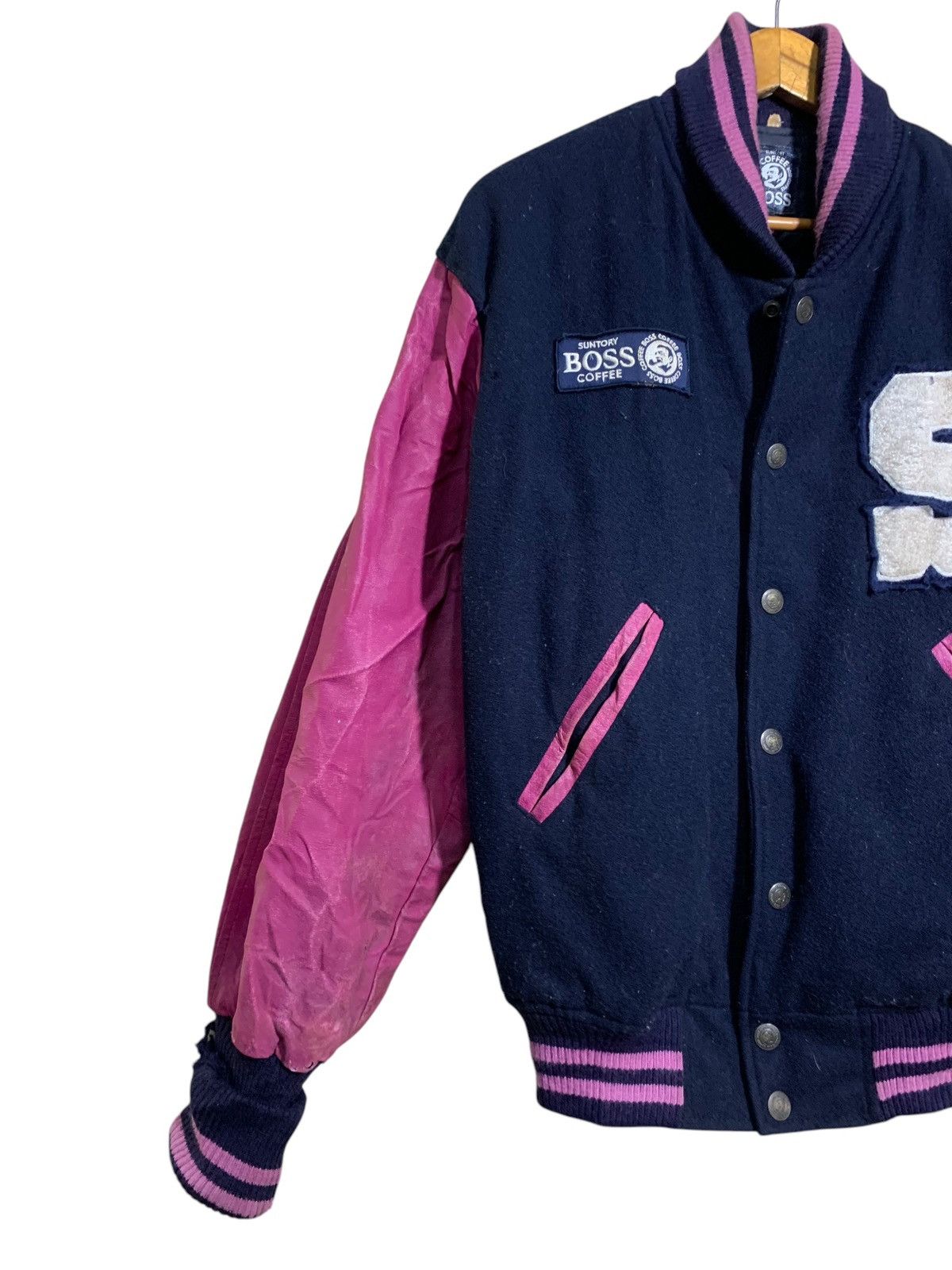 Vintage 🔥VERY WORN VTG SUNTORY BOSS COFFEE VARSITY JACKETS Size US M / EU 48-50 / 2 - 7 Thumbnail