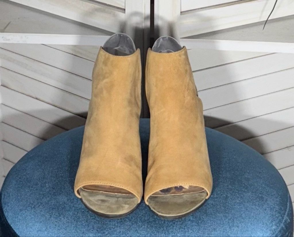 Kenneth Cole Kenneth Cole nude suede leather open toe bootie sz 9.5 Size US 9.5 / IT 39.5 - 5 Thumbnail