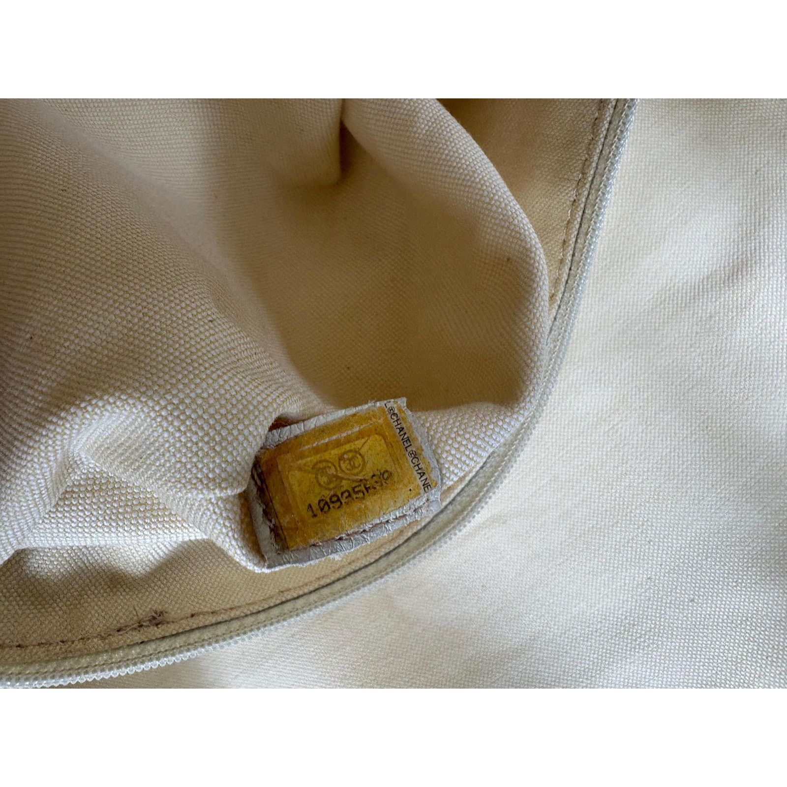 Chanel Authentic Chanel Vintage White All Day Top Handle Bag Size ONE SIZE - 15 Thumbnail