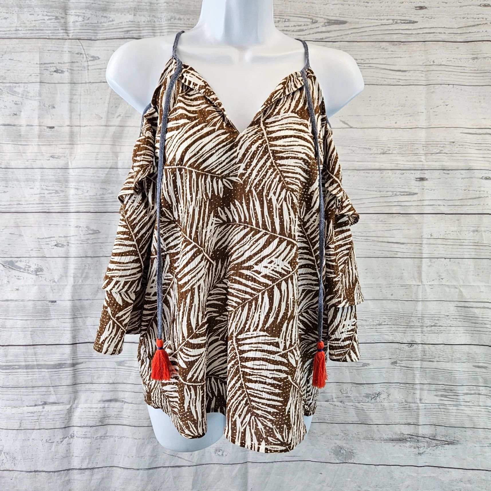 Vintage VINTAGE THML Womens Cold Shoulder Top Sz Small Brown White Tassels Size S / US 4 / IT 40 - 2 Thumbnail