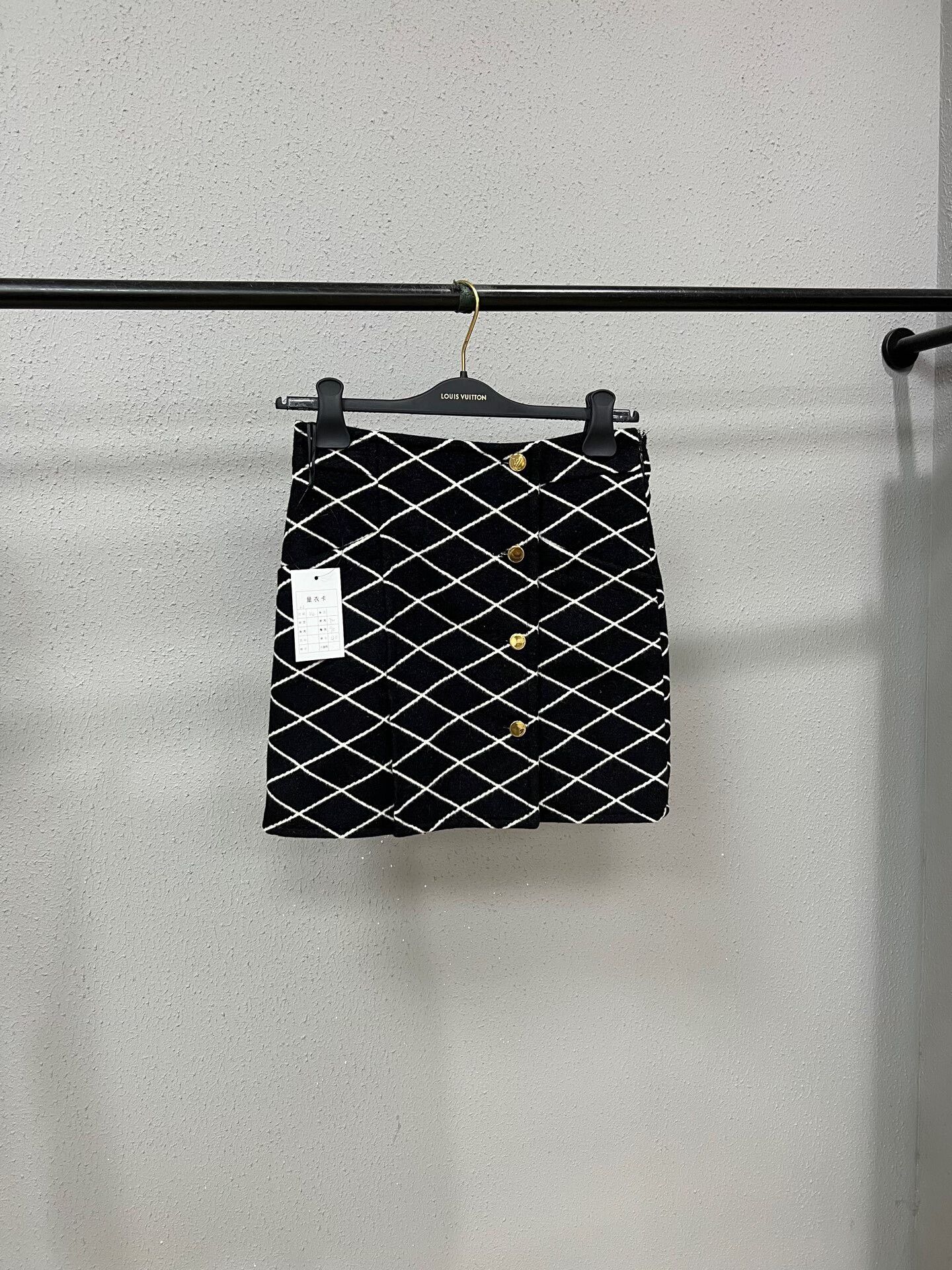 Louis Vuitton LV Checkered Cashmere Short Skirt Size 34" / US 12 / IT 48 - 1 Thumbnail